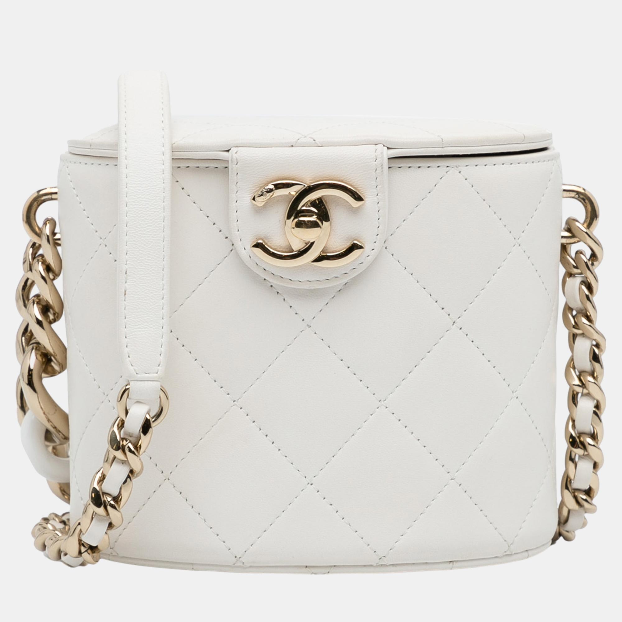 Chanel white elegant chain vanity case