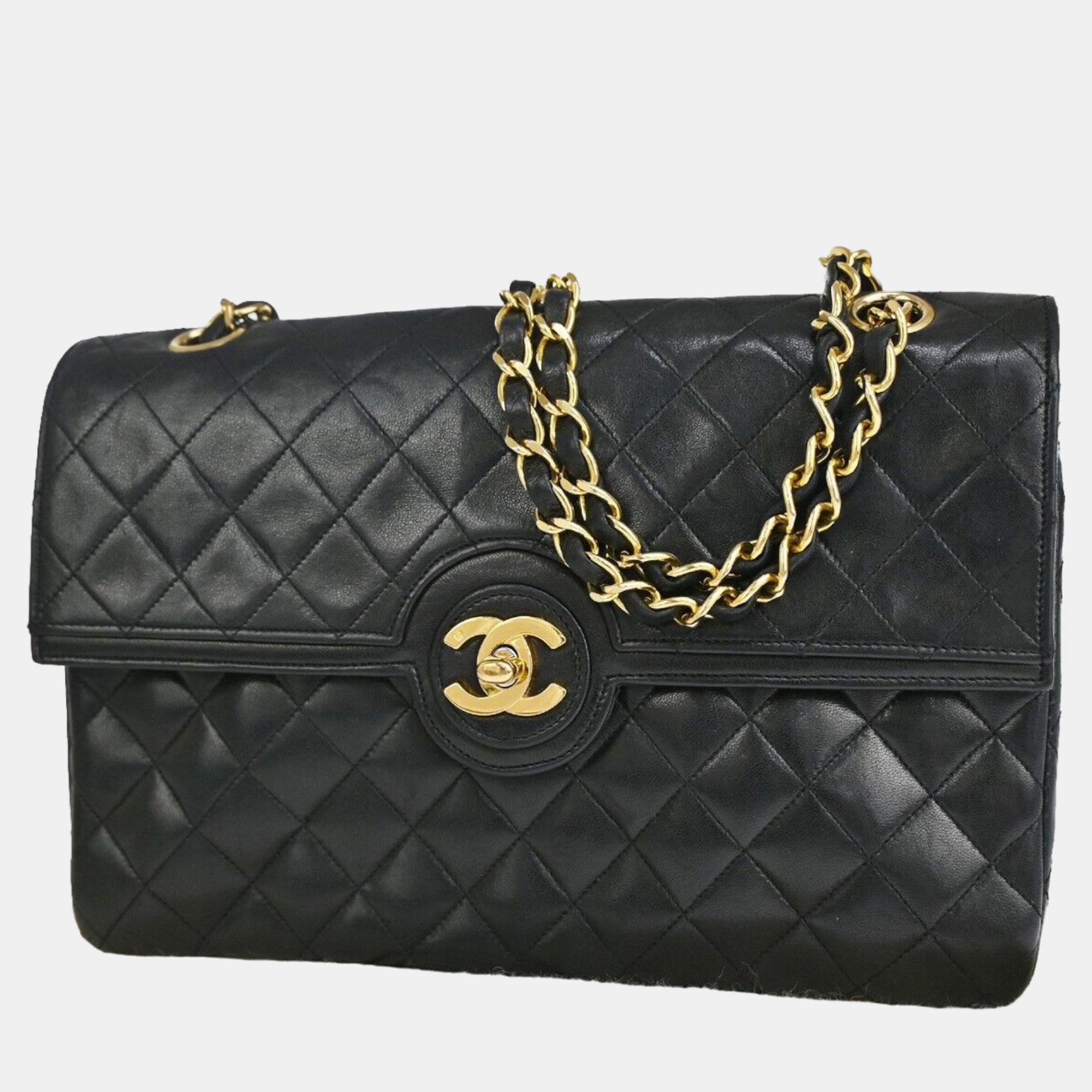 Chanel black leather classic flap shoulder bag