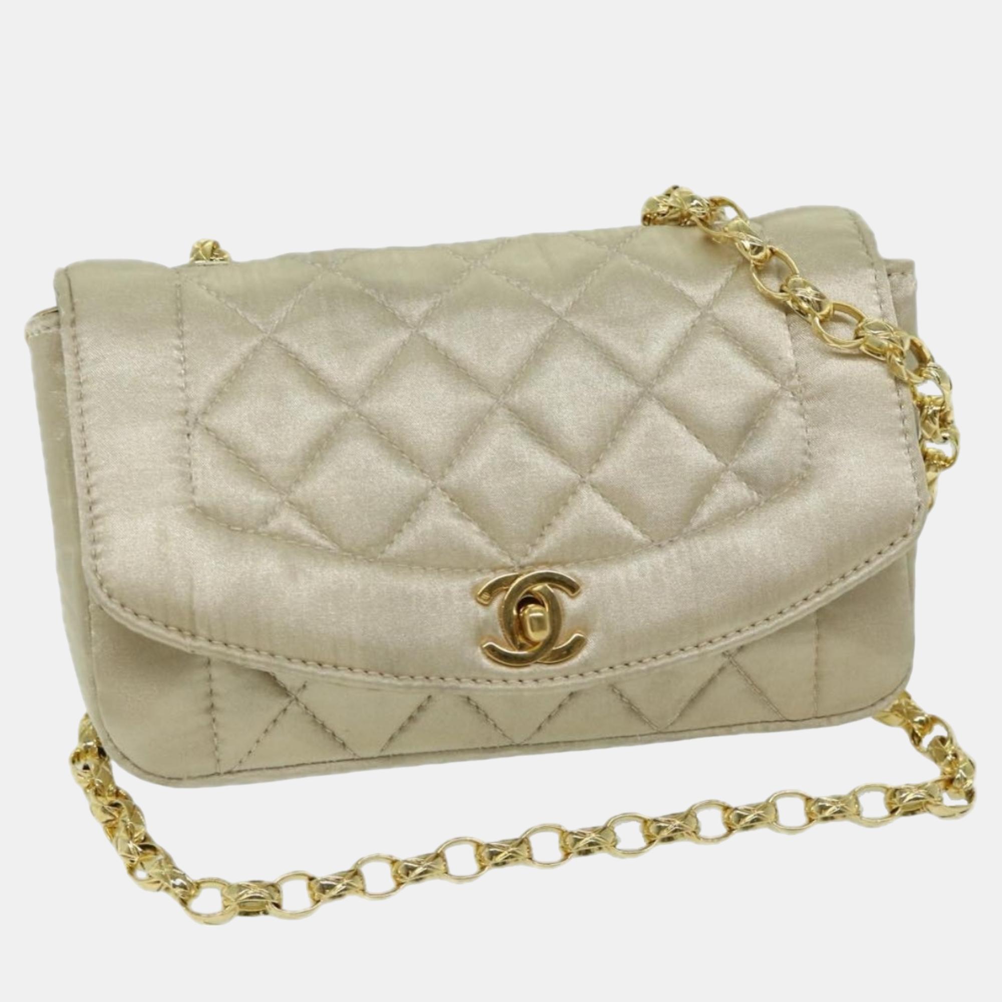 Chanel beige silk vintage diana flap shoulder bag