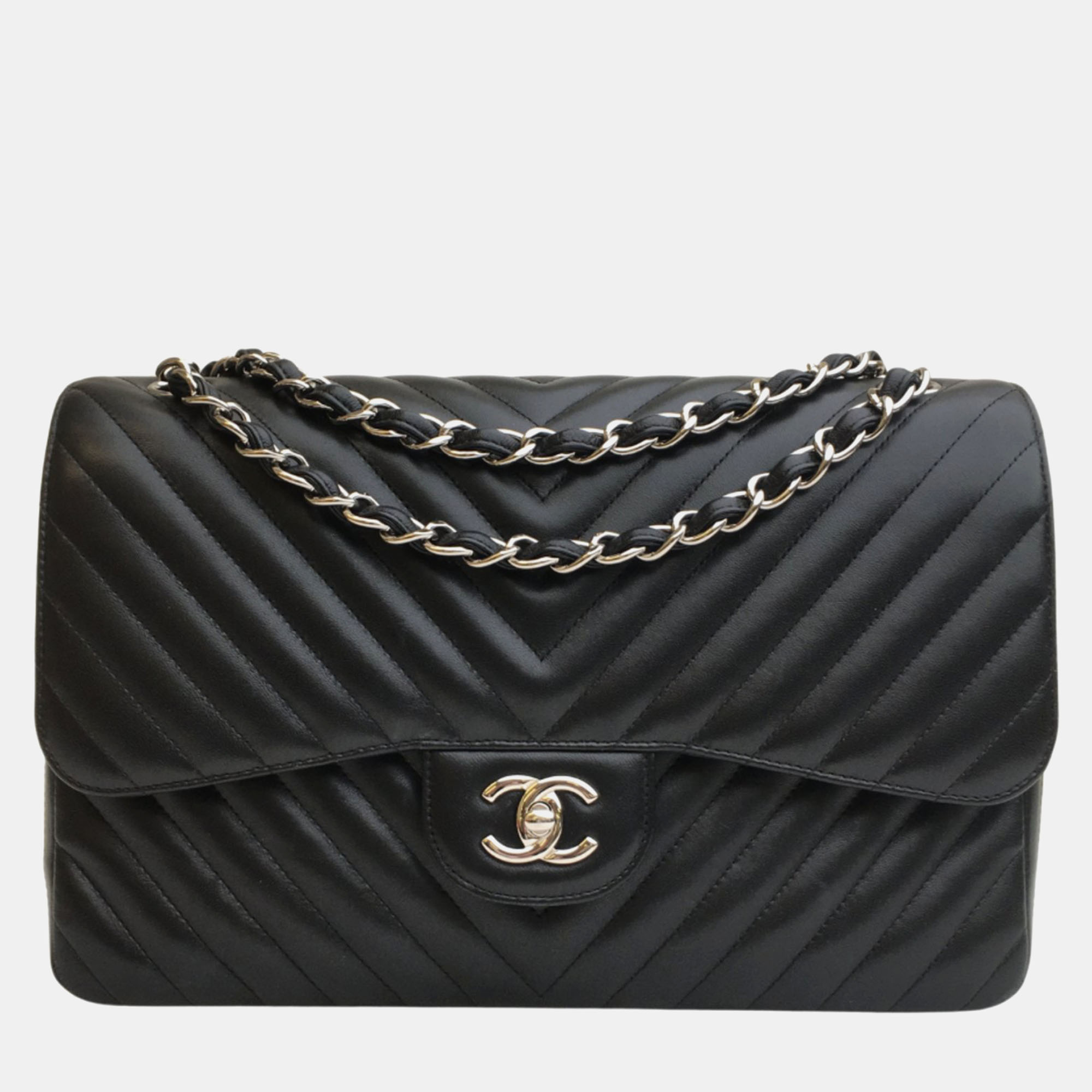 Chanel black leather chevron jumbo classic double flap shoulder bag