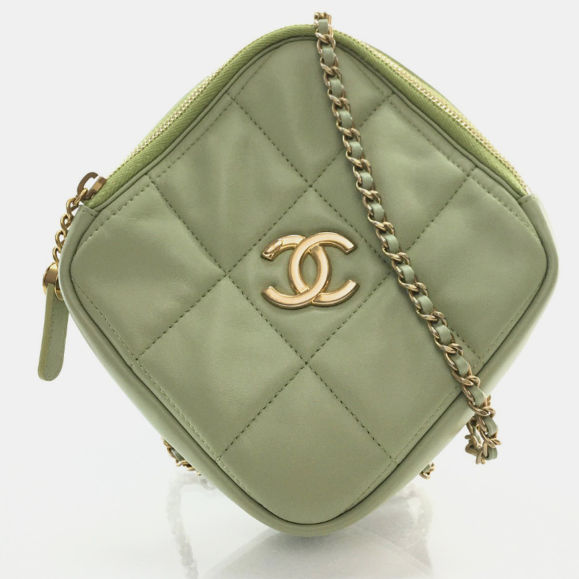 Chanel sage quilted lambskin diamond cc crossbody bag