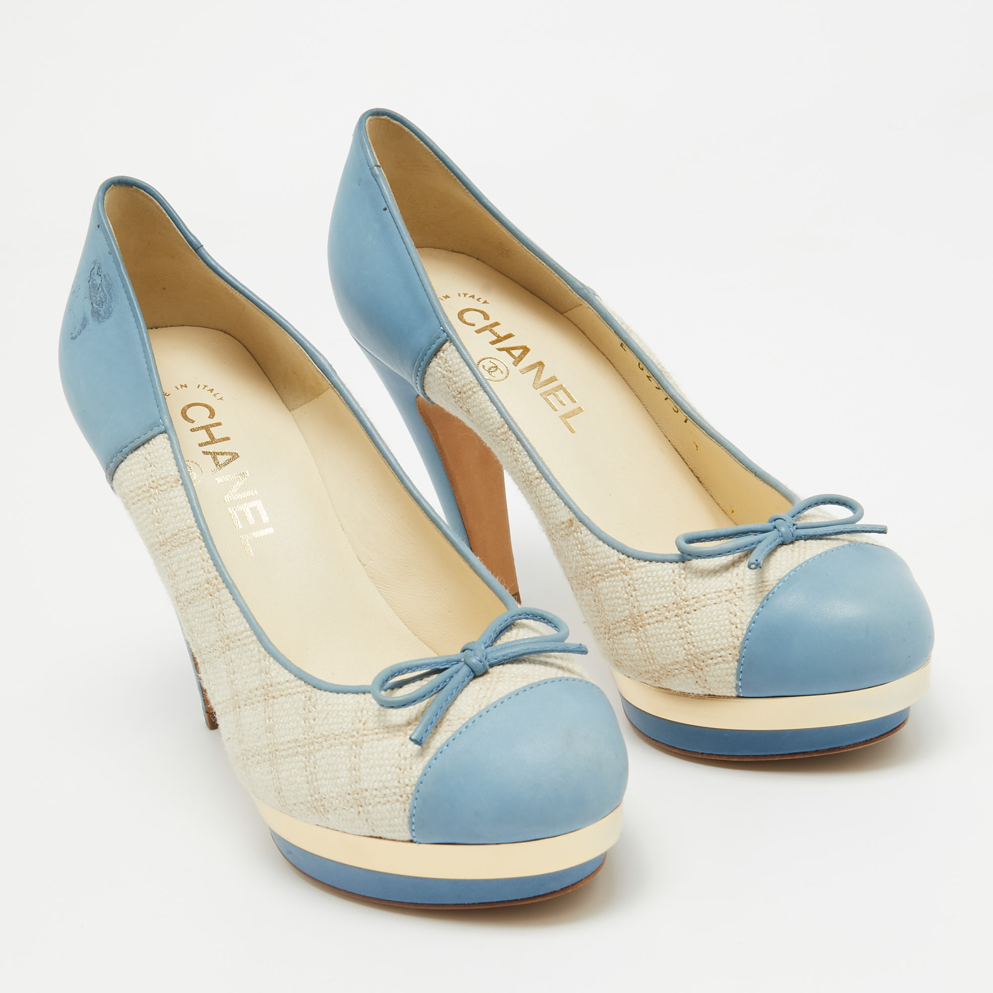 Chanel Blue/Cream Leather And Canvas CC Cap Toe Pumps  Size 38