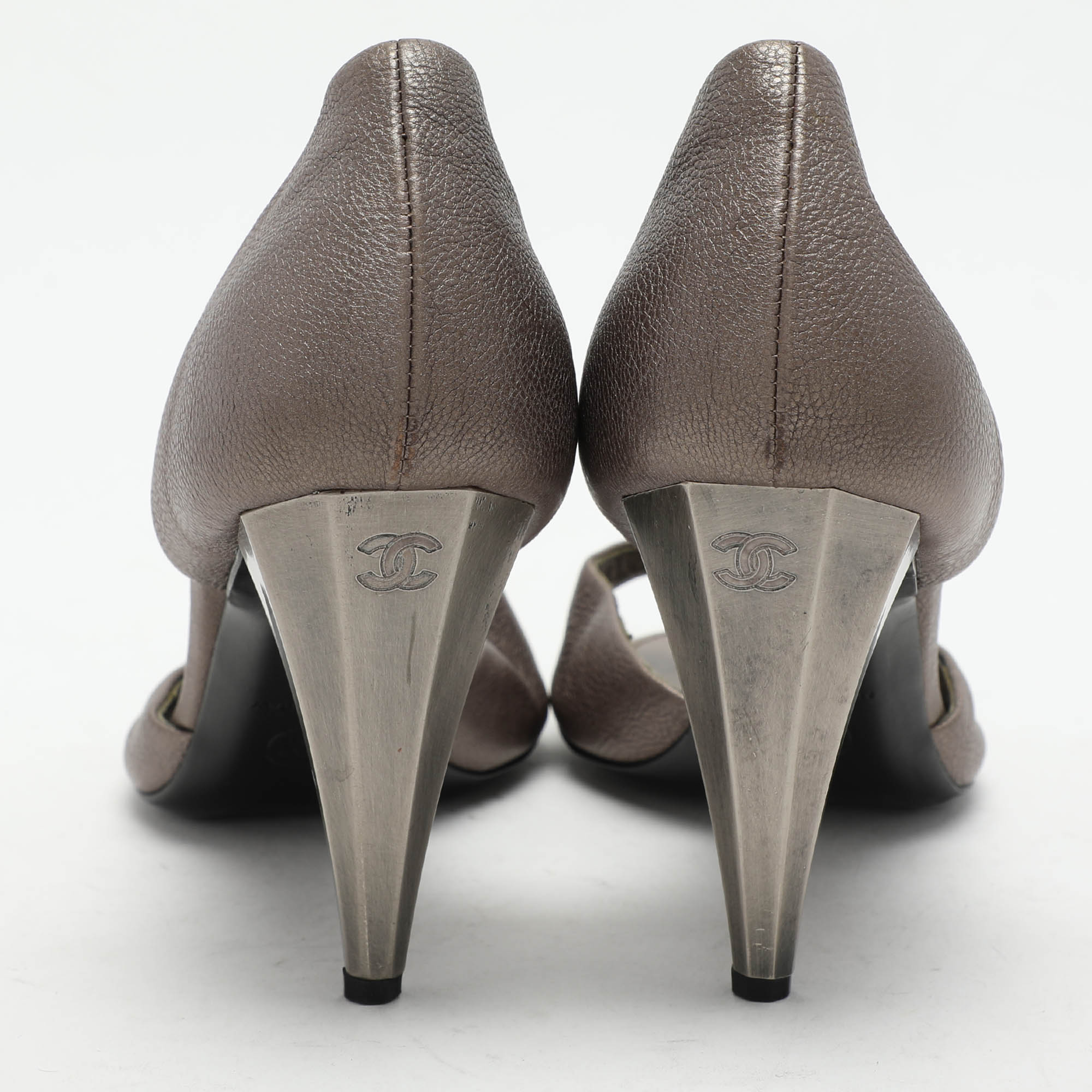 Chanel Grey Leather D'orsay Pumps Size 39