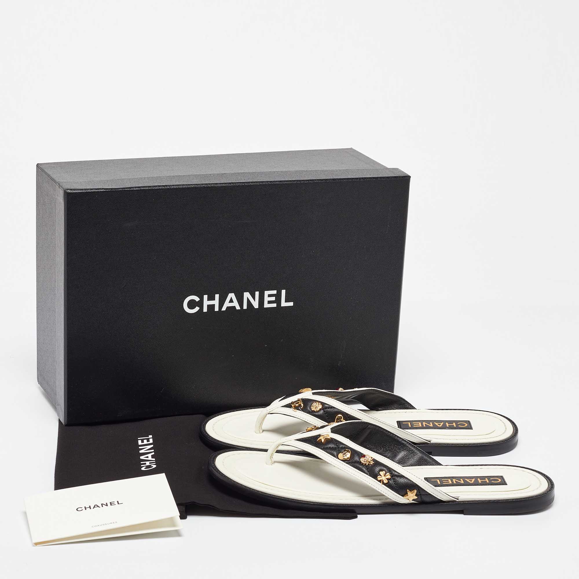 Chanel Black/White Leather Thong Sandals Size 41