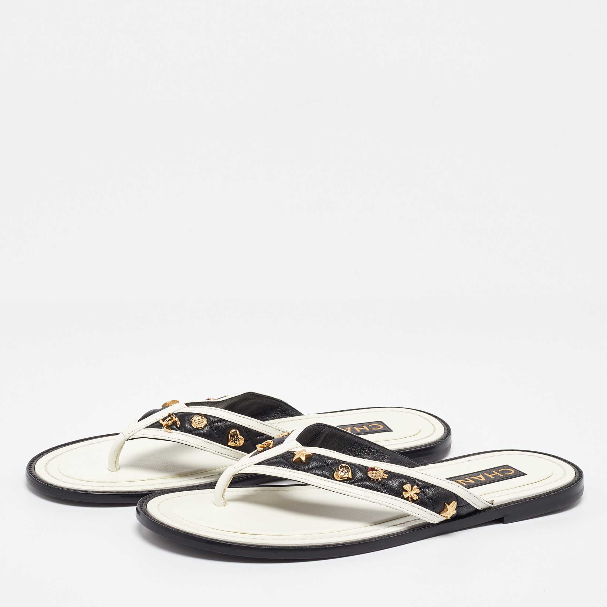 Chanel Black/White Leather Thong Sandals Size 41