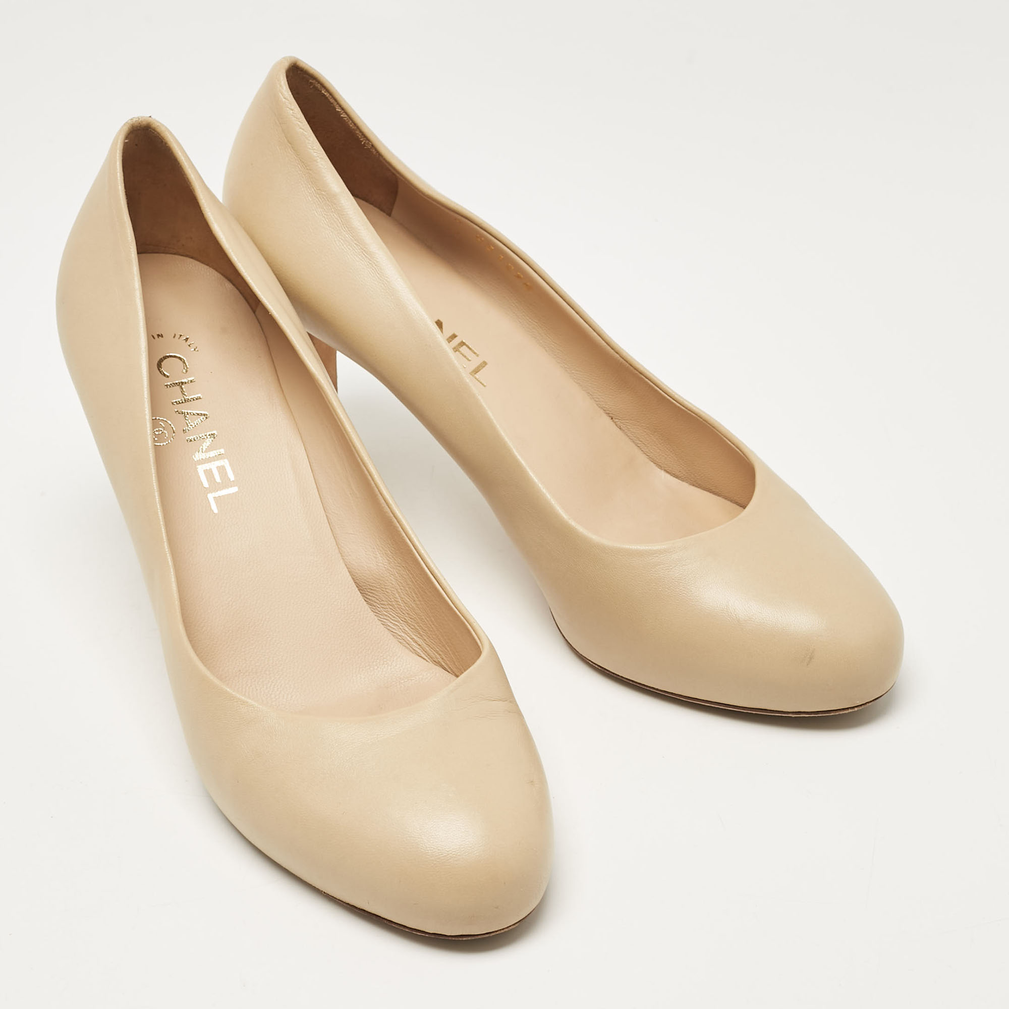 Chanel Beige Leather Round Toe Pumps Size 39