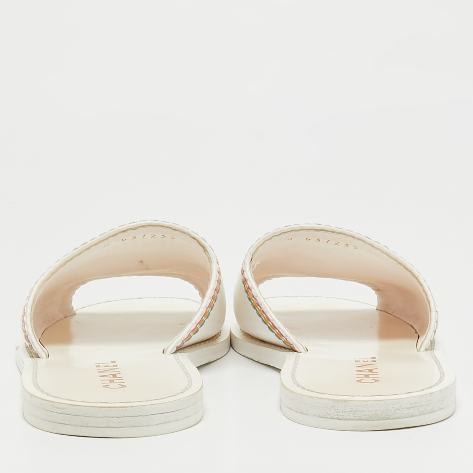 Chanel White Leather CC Logo Embroidered Flat Sandals Size 35