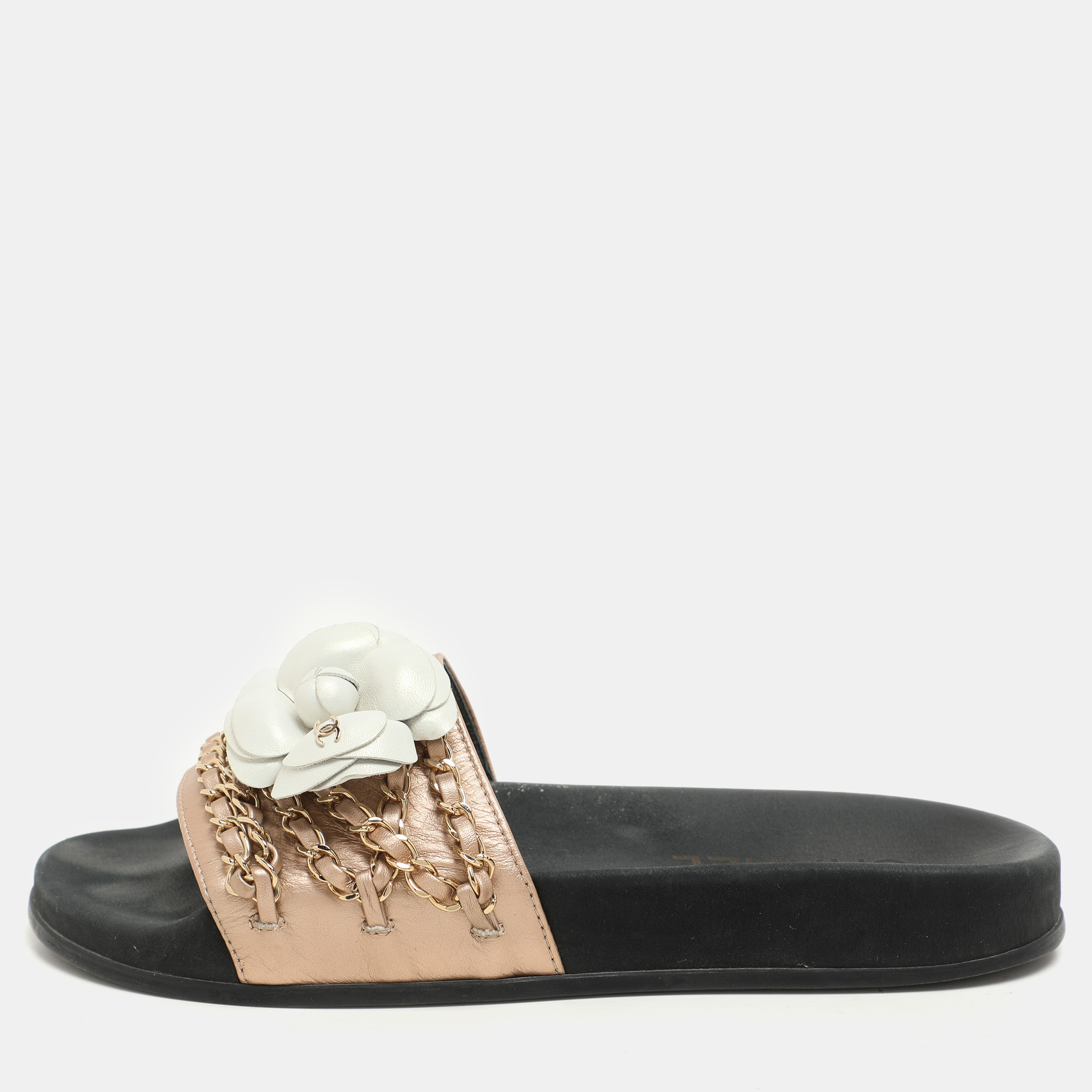 Chanel Metallic Leather CC Camellia Chain Link Detail Slides Size 37
Chanel Metallic Leather CC Camellia Chain Link Detail Slides Size 37