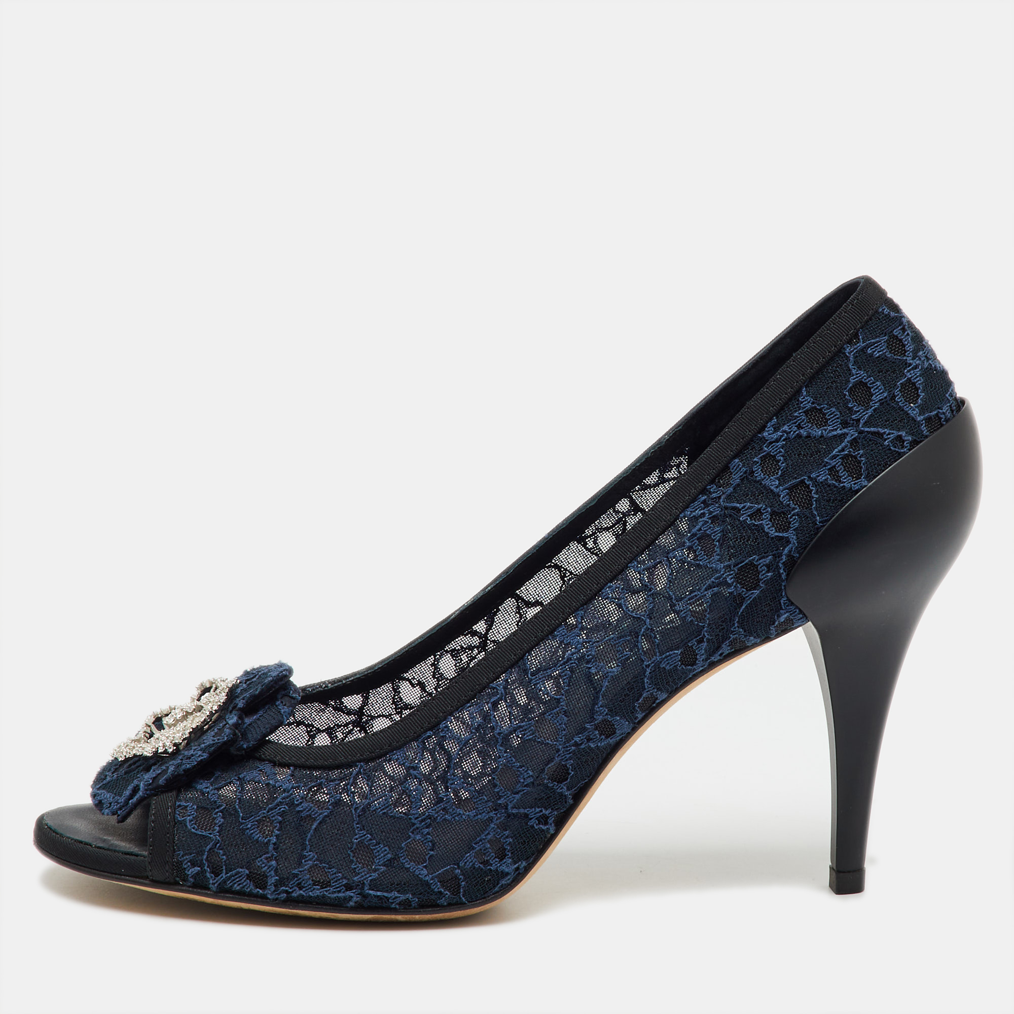 Chanel Navy Blue Lace CC Camellia Crystal Embellished Open Toe Pumps Size
Chanel Navy Blue Lace CC Camellia Crystal Embellished Open Toe Pumps Size