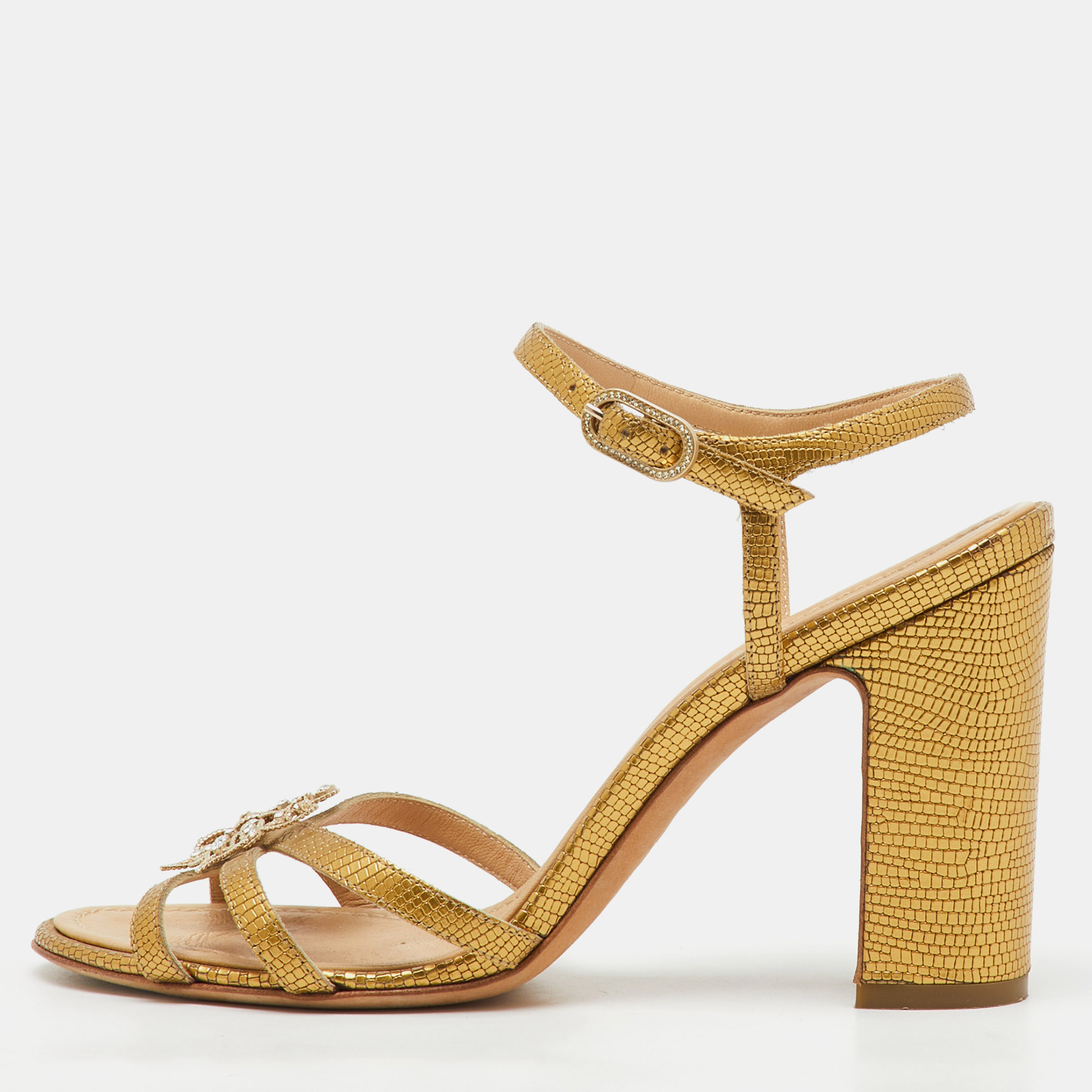 Chanel Gold Textured Leather Crystal Embellished Bow Ankle Strap Sandals Size
Chanel Gold Textured Leather Crystal Embellished Bow Ankle Strap Sandals Size