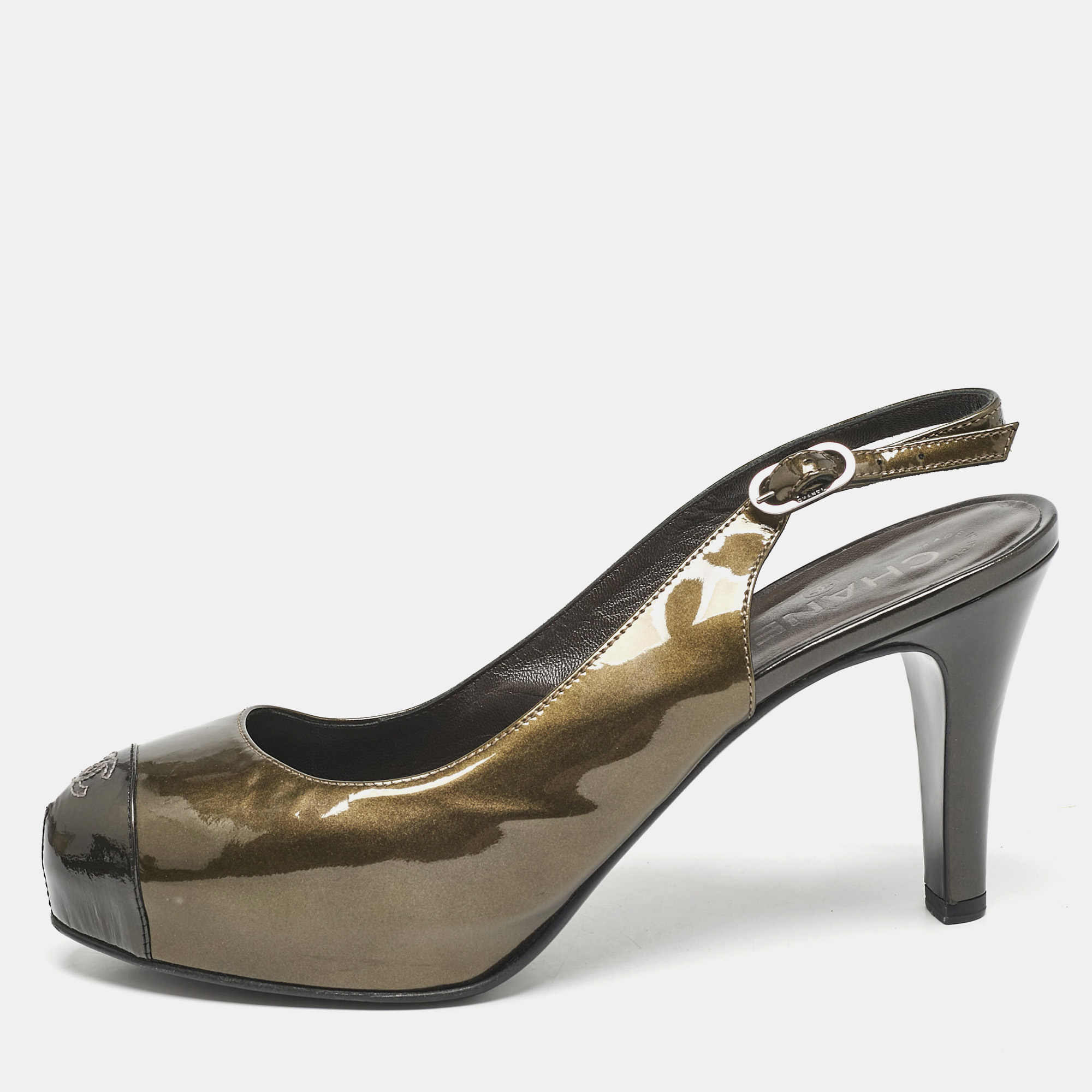 Chanel Grey/Black Patent Cap Toe CC Bow Slingback Pumps Size, Green
Chanel Grey/Black Patent Cap Toe CC Bow Slingback Pumps Size, Green