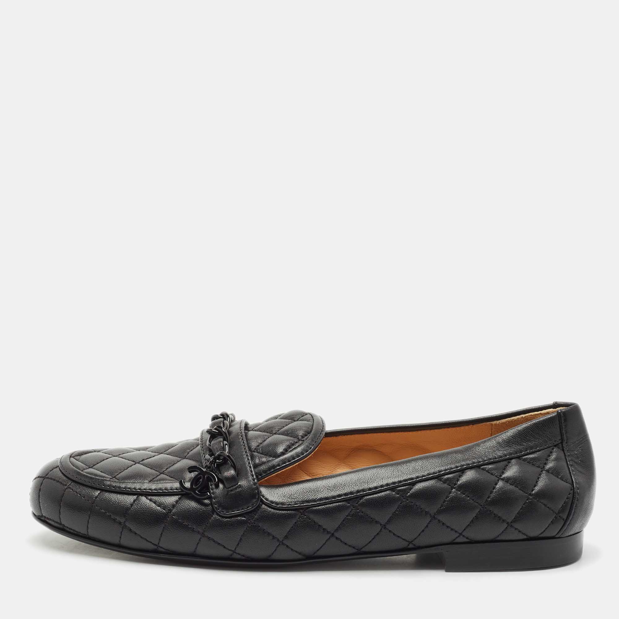 Chanel Black Quilted Leather CC Chain Link Slip On Loafers Size
Chanel Black Quilted Leather CC Chain Link Slip On Loafers Size