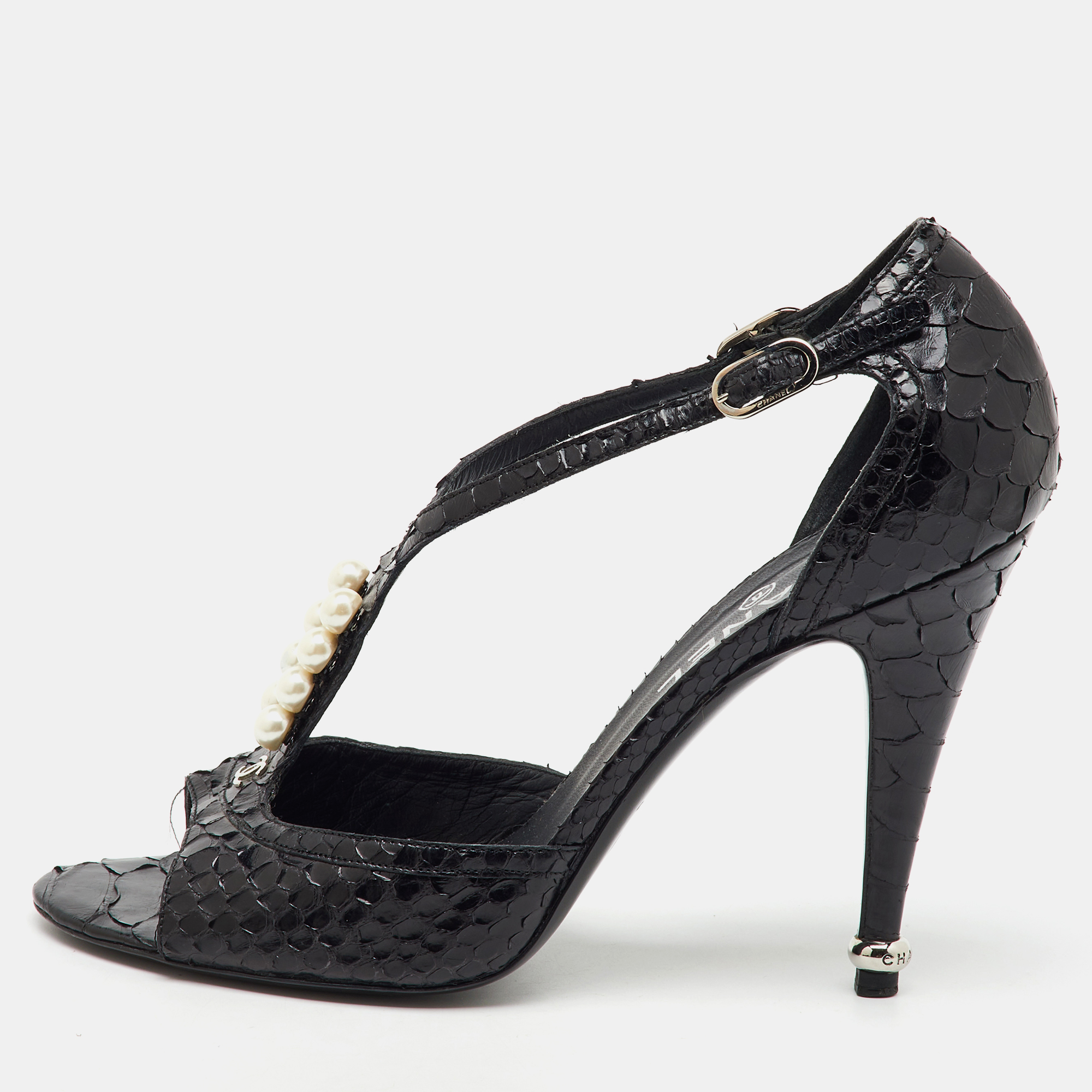 Chanel Black Python Leather CC Pearl Embellished T-Strap Sandals Size
Chanel Black Python Leather CC Pearl Embellished T-Strap Sandals Size