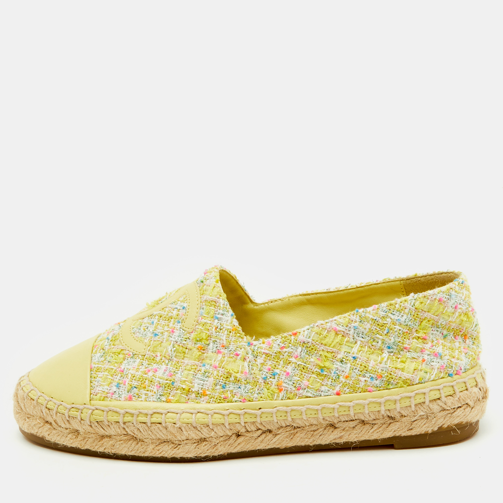 Chanel Yellow Leather and Tweed CC Cap Toe Espadrille Flats Size
Chanel Yellow Leather and Tweed CC Cap Toe Espadrille Flats Size