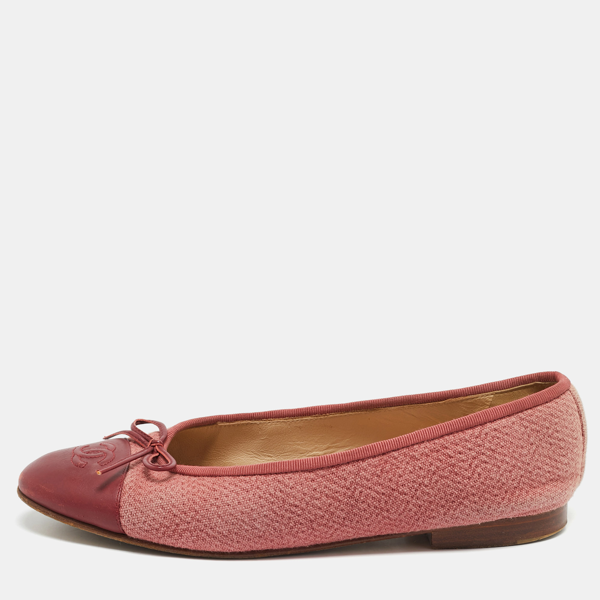 Chanel Pink/Burgundy Tweed and Leather CC Cap Toe Bow Ballet Flats Size
Chanel Pink/Burgundy Tweed and Leather CC Cap Toe Bow Ballet Flats Size