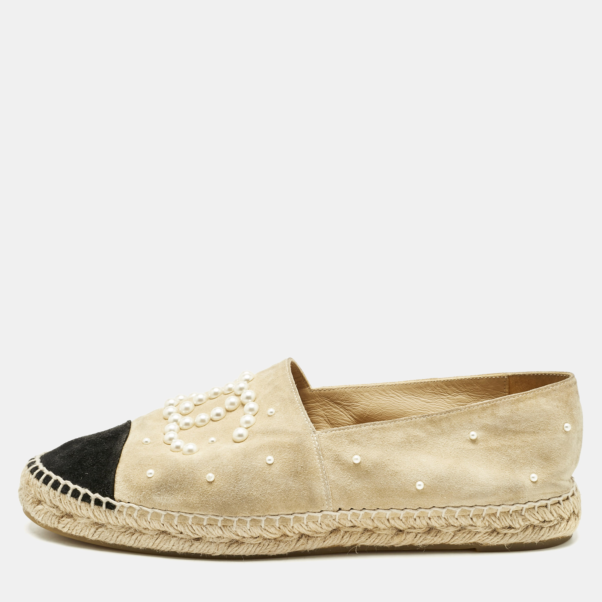 Chanel Beige/Black Suede CC Cap Toe Faux Pearl Embellished Espadrilles Flats Size
Chanel Beige/Black Suede CC Cap Toe Faux Pearl Embellished Espadrilles Flats Size