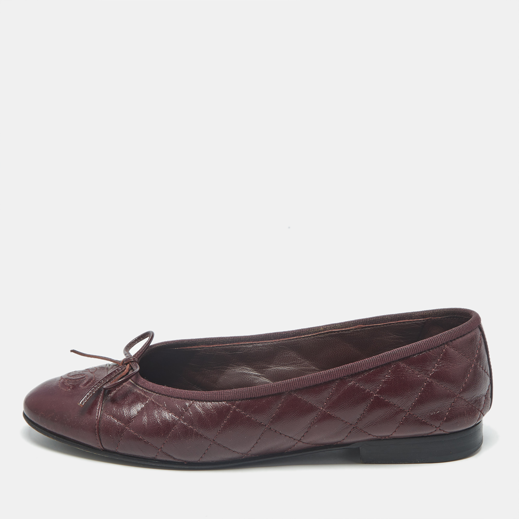 Chanel CC Size Burgundy Leather Ballet Flats
Chanel CC Size Burgundy Leather Ballet Flats