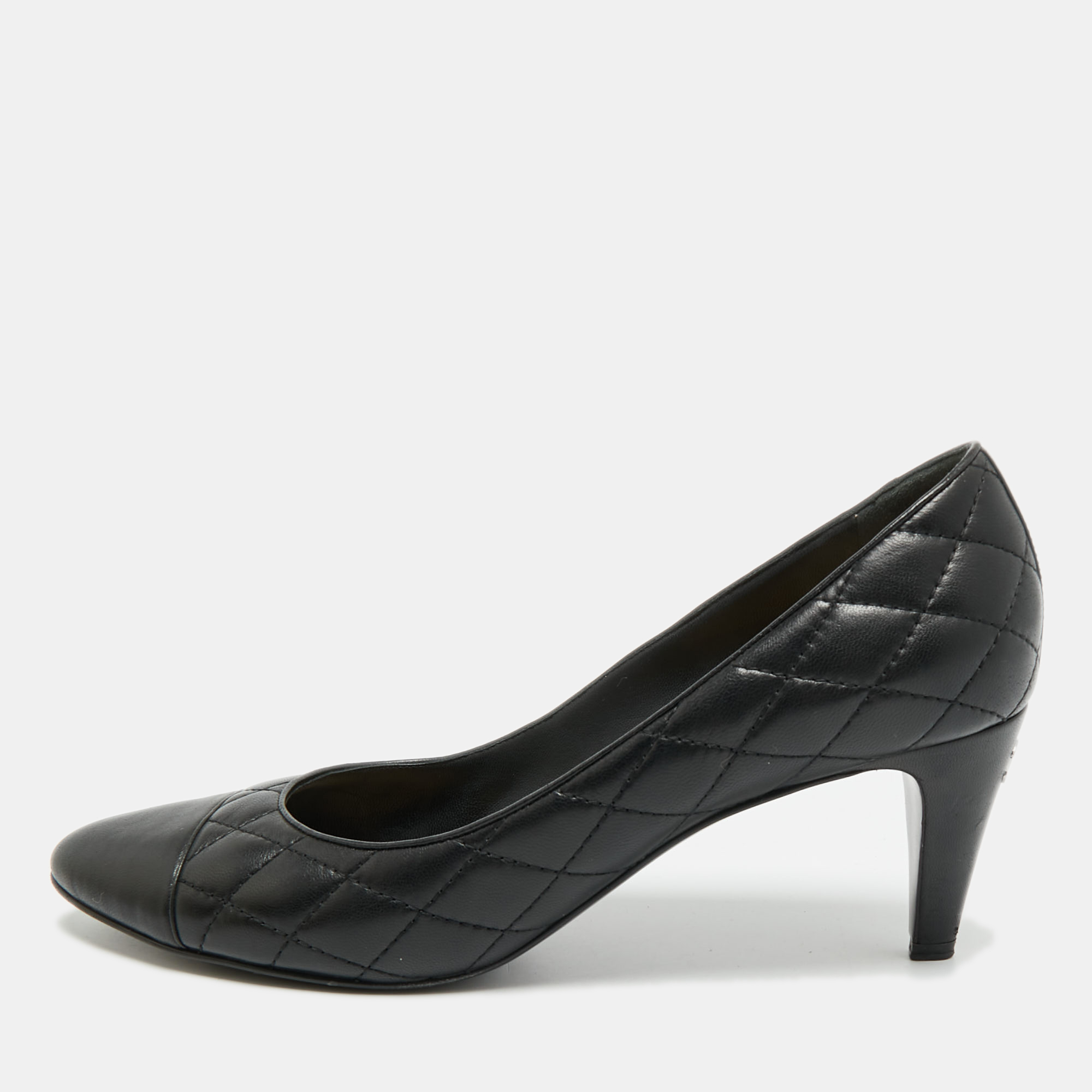 Chanel CC Size Black Quilted Leather Cap Toe Pumps
Chanel CC Size Black Quilted Leather Cap Toe Pumps