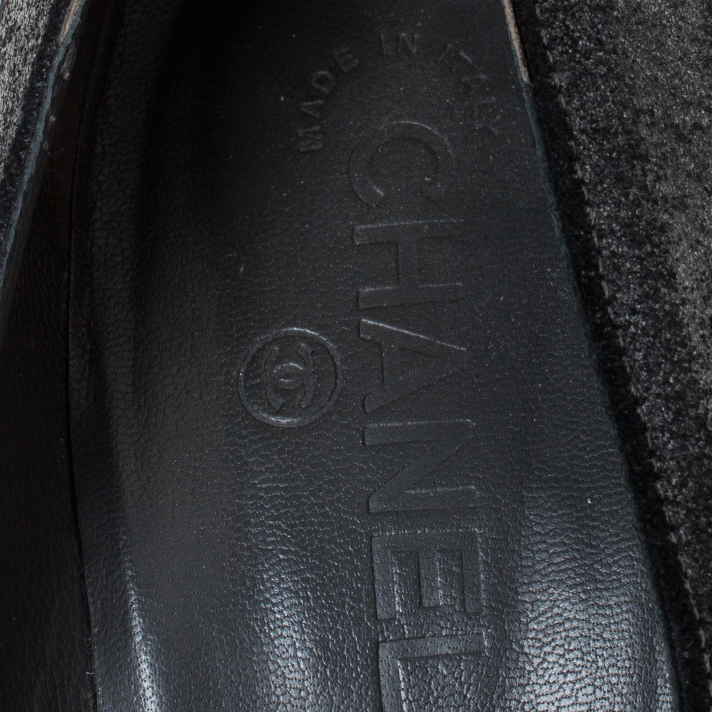 Chanel Metallic Distressed Textured Suede CC Cap Toe Pumps Size 40.5