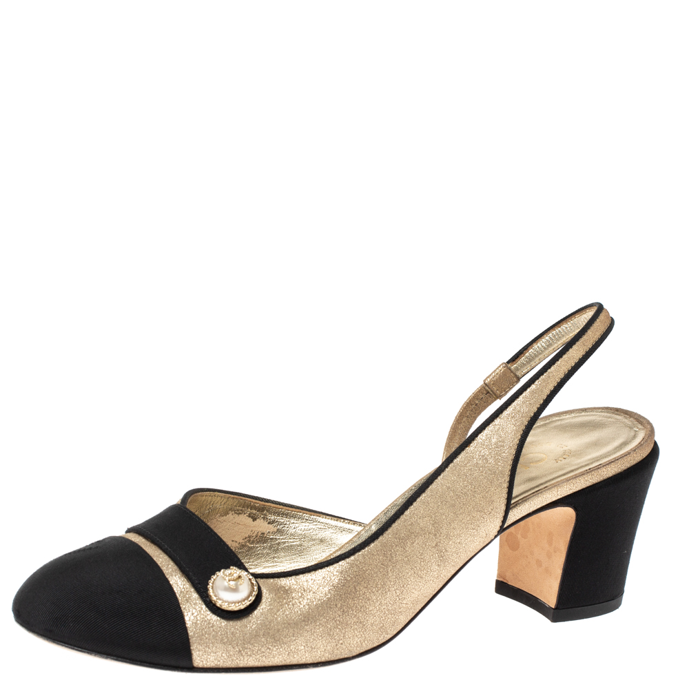 Chanel Metallic Gold/Black Leather And Fabric CC Pearl Cap Toe Slingbacks Sandals Size
Chanel Metallic Gold/Black Leather And Fabric CC Pearl Cap Toe Slingbacks Sandals Size