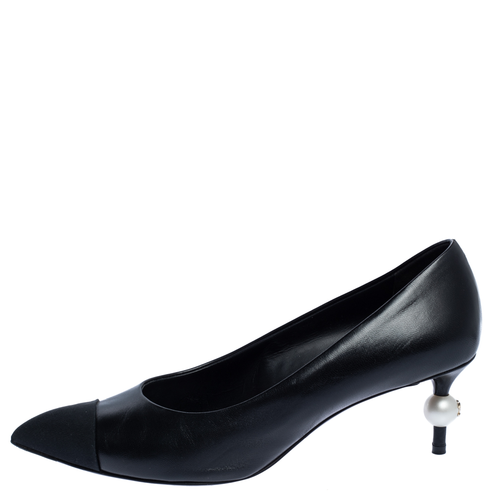 Chanel Black Leather and Canvas CC Pearl Embellished Pointed Toe Pumps Size
Chanel Black Leather and Canvas CC Pearl Embellished Pointed Toe Pumps Size