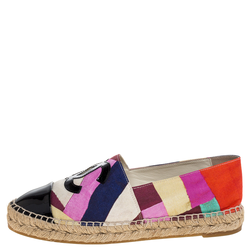 Chanel Multicolor Fabric And Patent Leather CC Cap Toe Espadrille Flats Size
Chanel Multicolor Fabric And Patent Leather CC Cap Toe Espadrille Flats Size