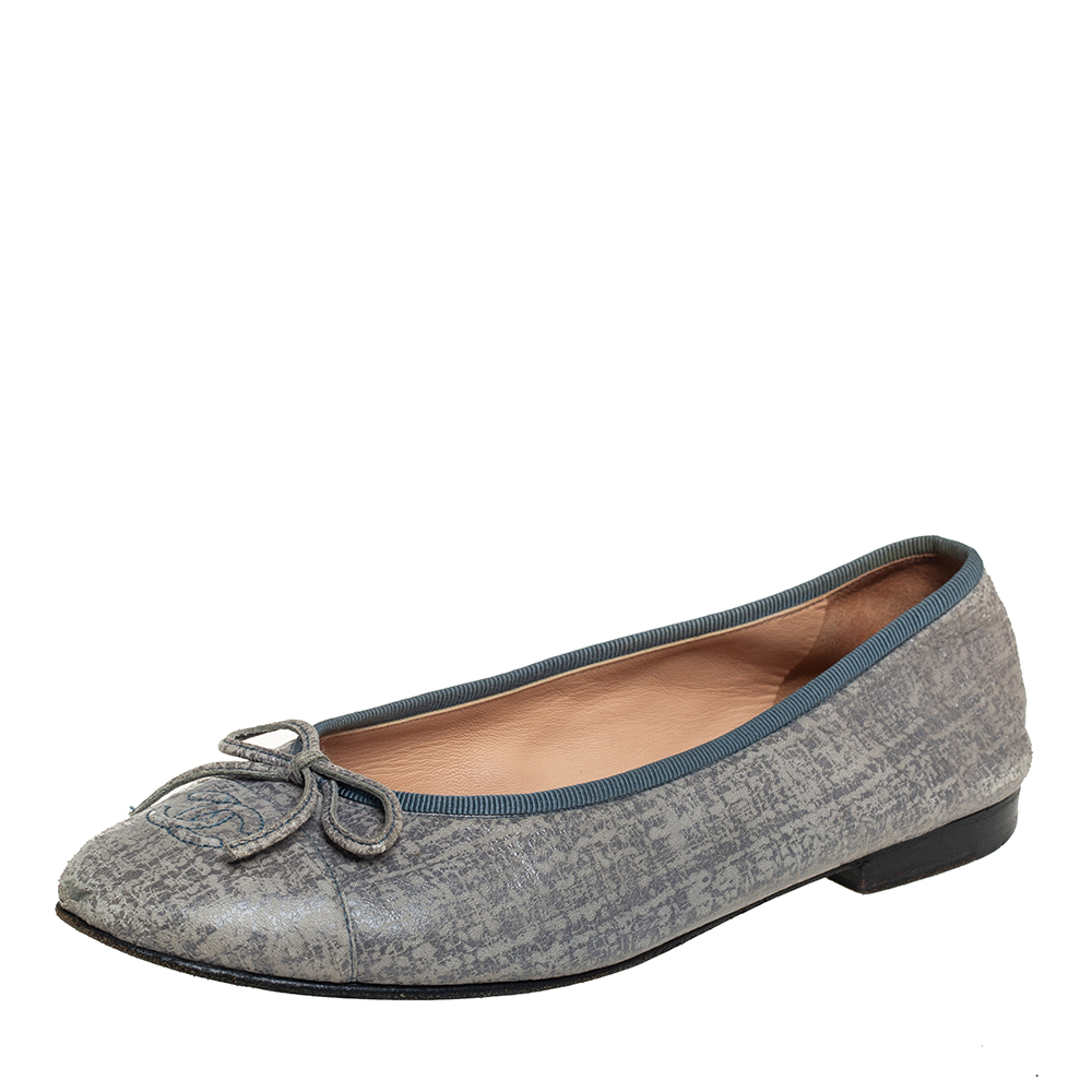Chanel Grey Textured Leather CC Bow Ballet Flats Size 37.5