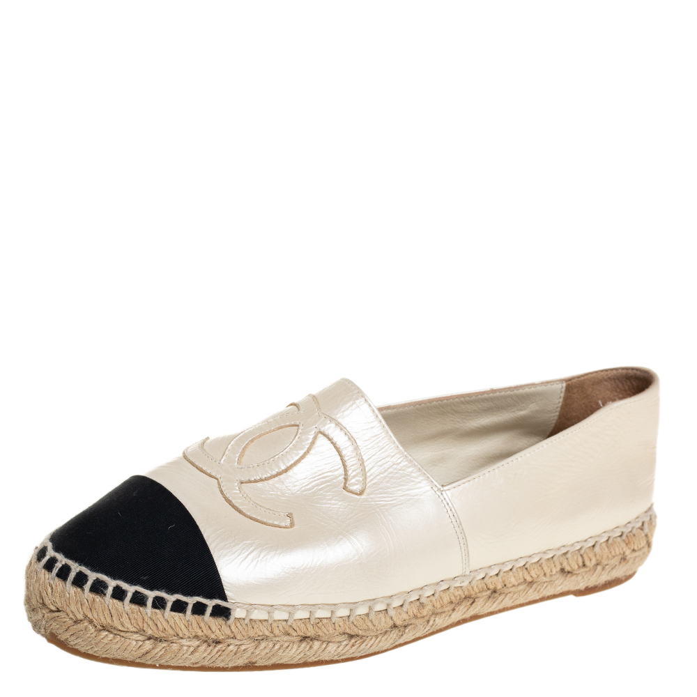 Chanel Cream/Black Canvas And Leather CC Espadrille Flats Size 36