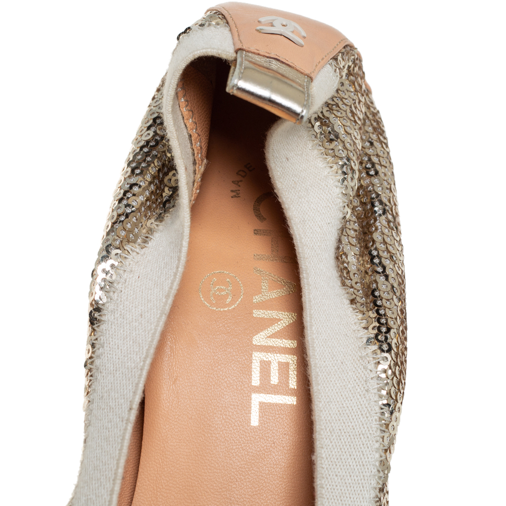 Chanel Gold/Beige Leather And Sequin Embellished Cap Toe Scrunch Pumps Size 40