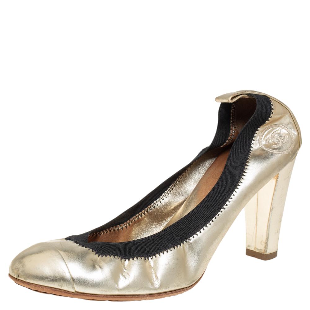 Chanel Gold Leather Scrunch Pumps Size 38.5
