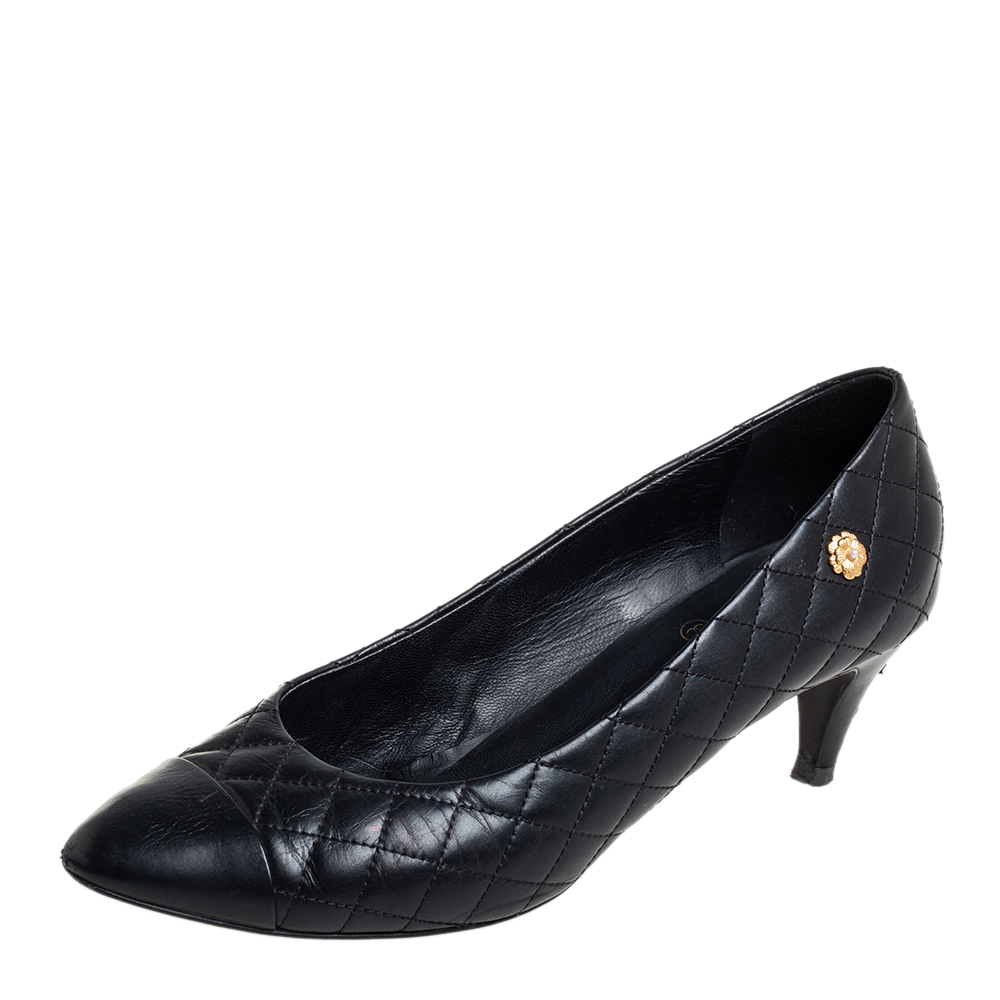 Chanel Black Quilted Leather Pumps Size 39