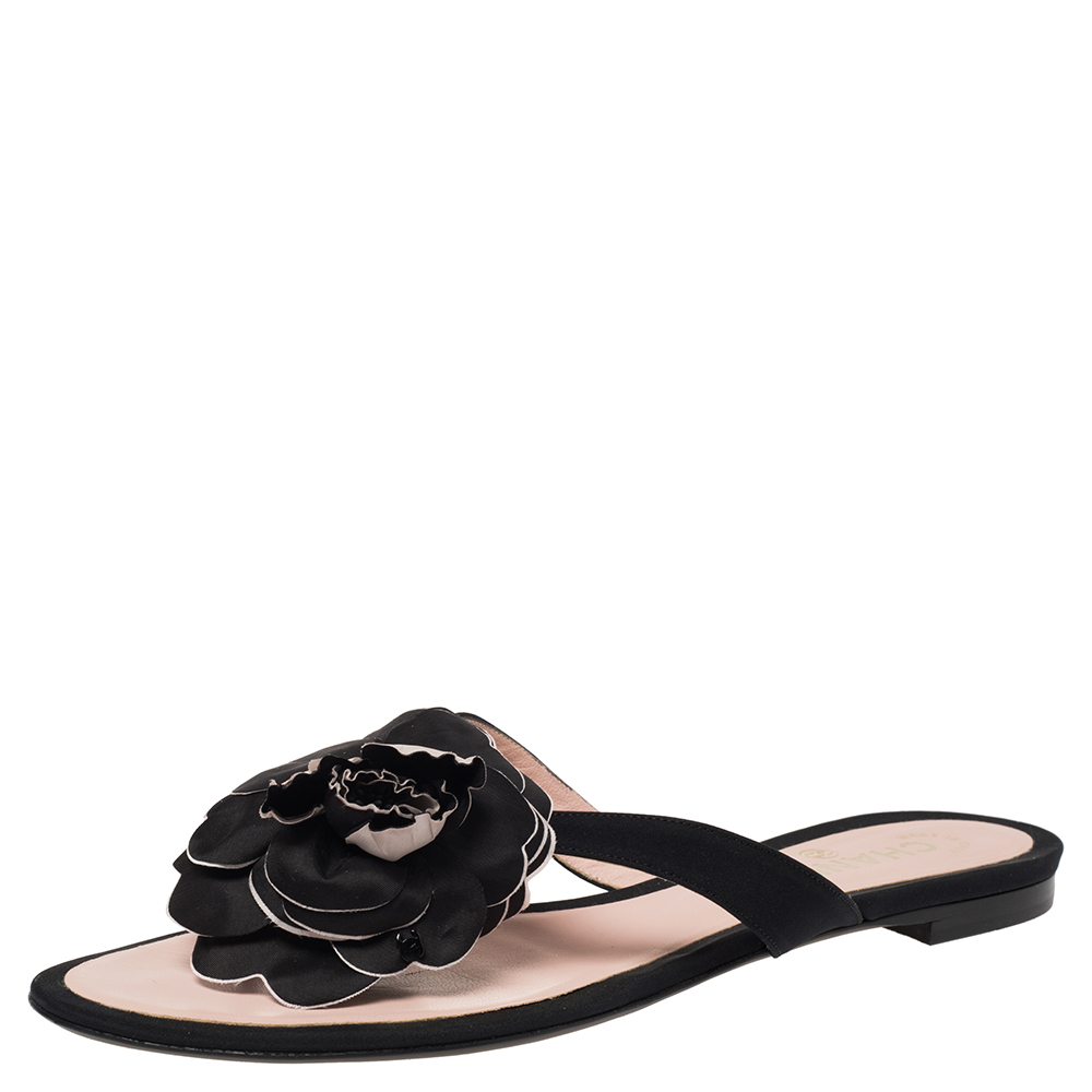 Chanel Black Leather Camellia Thong Flat Sandals Size 41