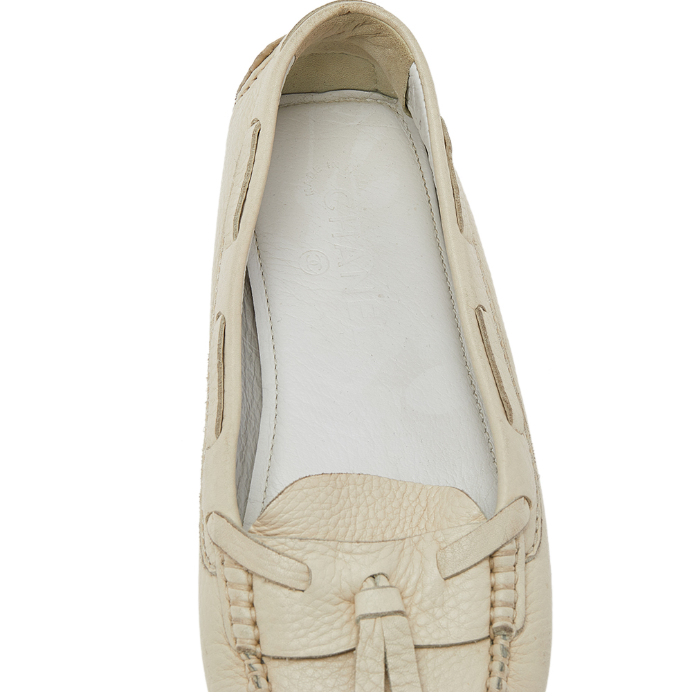 Chanel Cream Leather Slip On Loafers Size 38.5