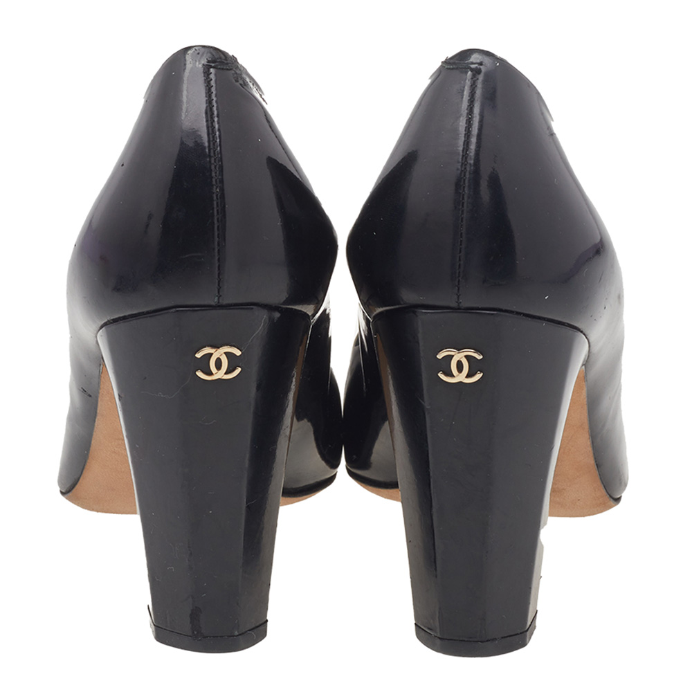 Chanel Black Leather Camellia Cap Toe CC Logo Block Heel Pumps Size 38
