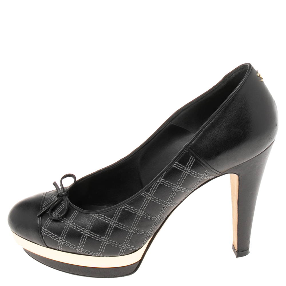 Chanel Black Leather CC Cap Toe Platform Pumps Size
Chanel Black Leather CC Cap Toe Platform Pumps Size