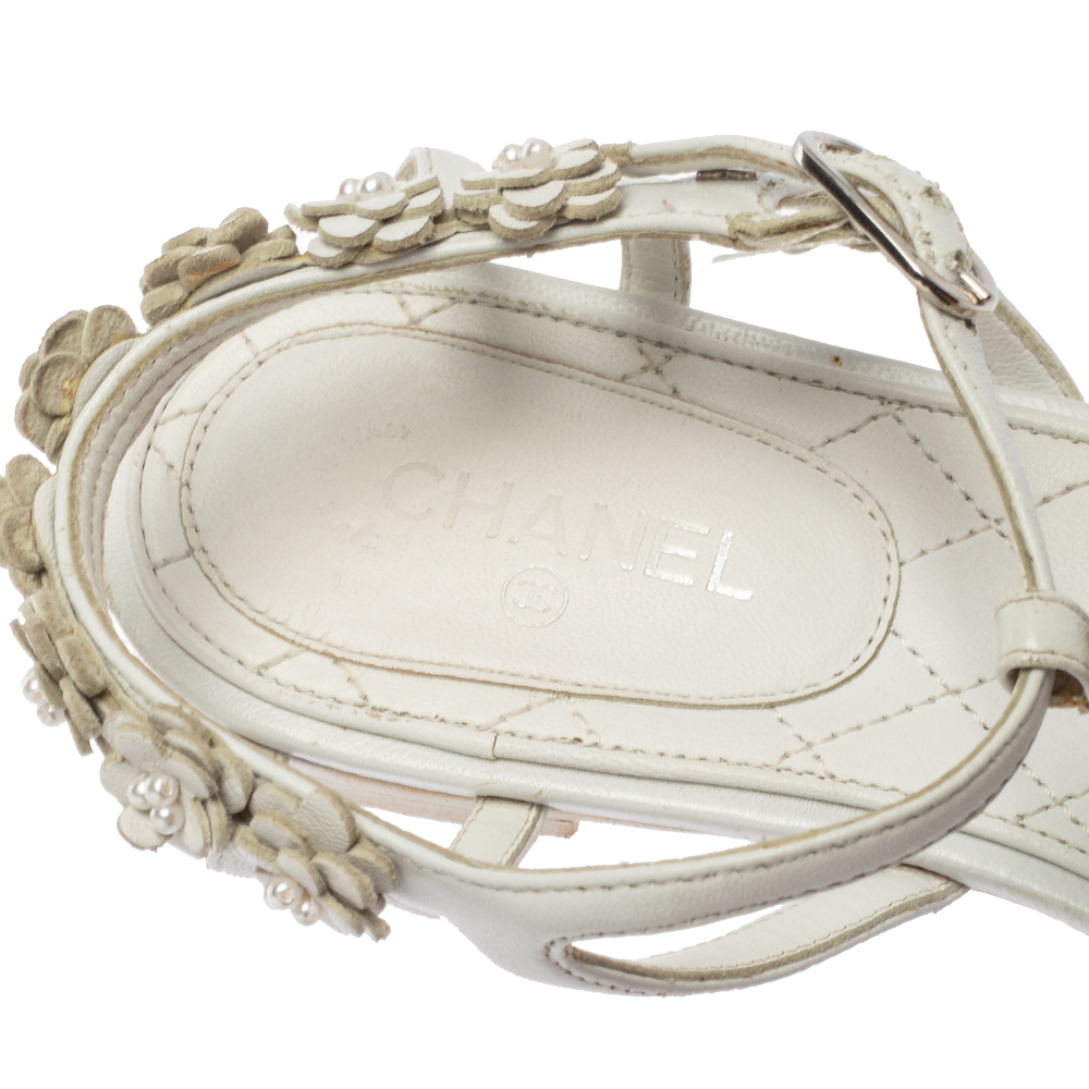 Chanel White Leather CC Flower Thong Flats Size 37