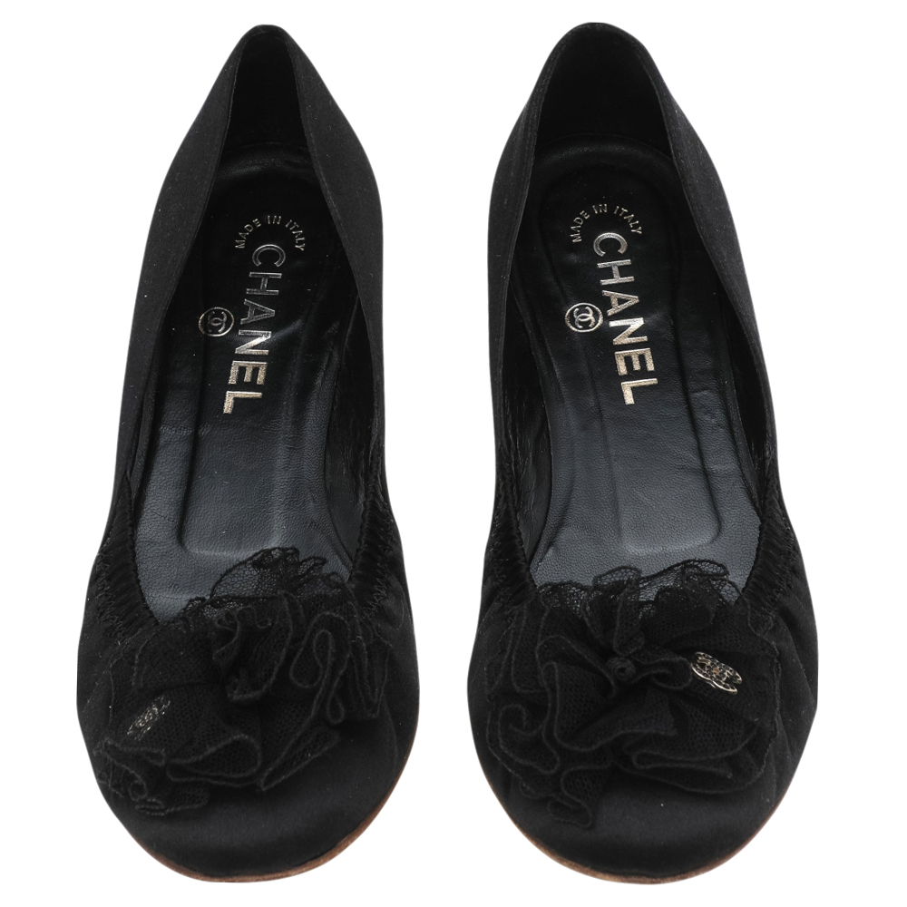 Chanel Black Satin CC Flower Embellished Ballet Flats Size 37.5