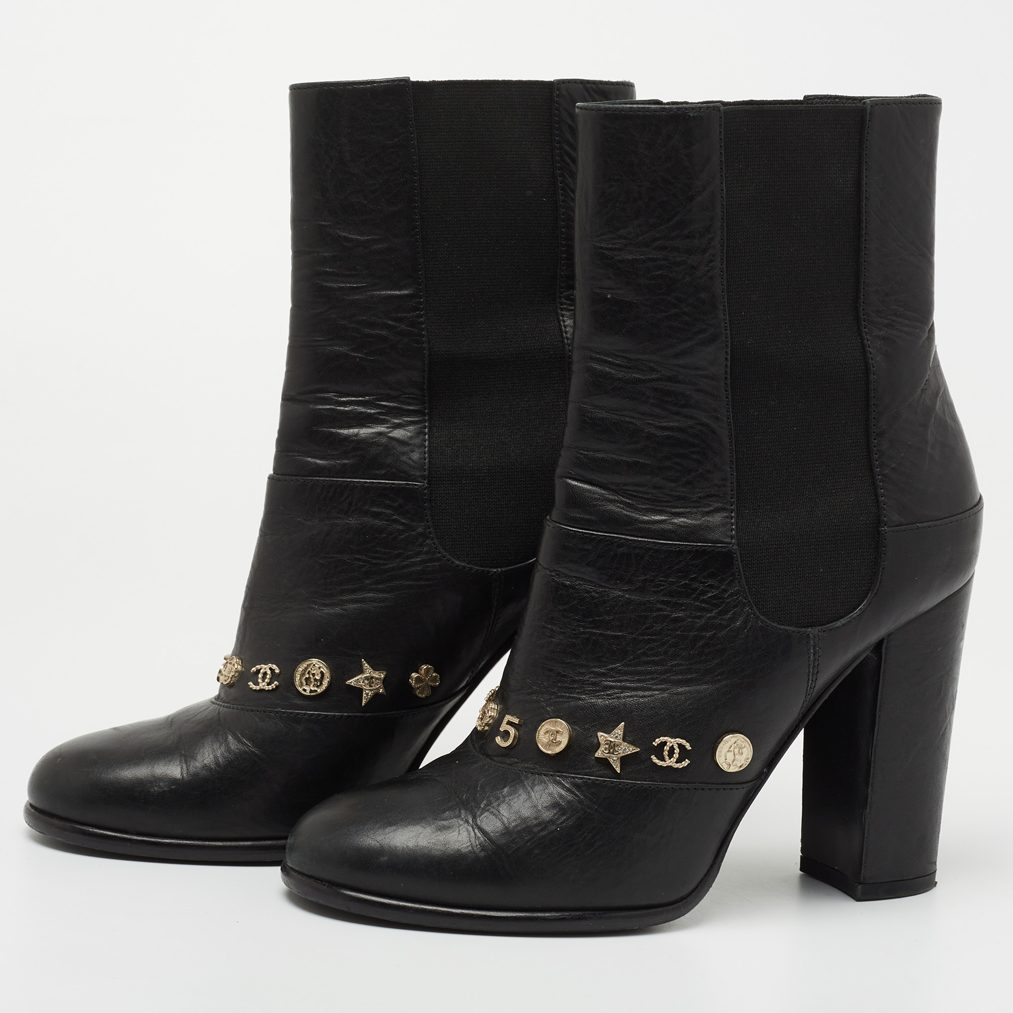 Chanel Black Leather Charm Ankle Boots Size
Chanel Black Leather Charm Ankle Boots Size