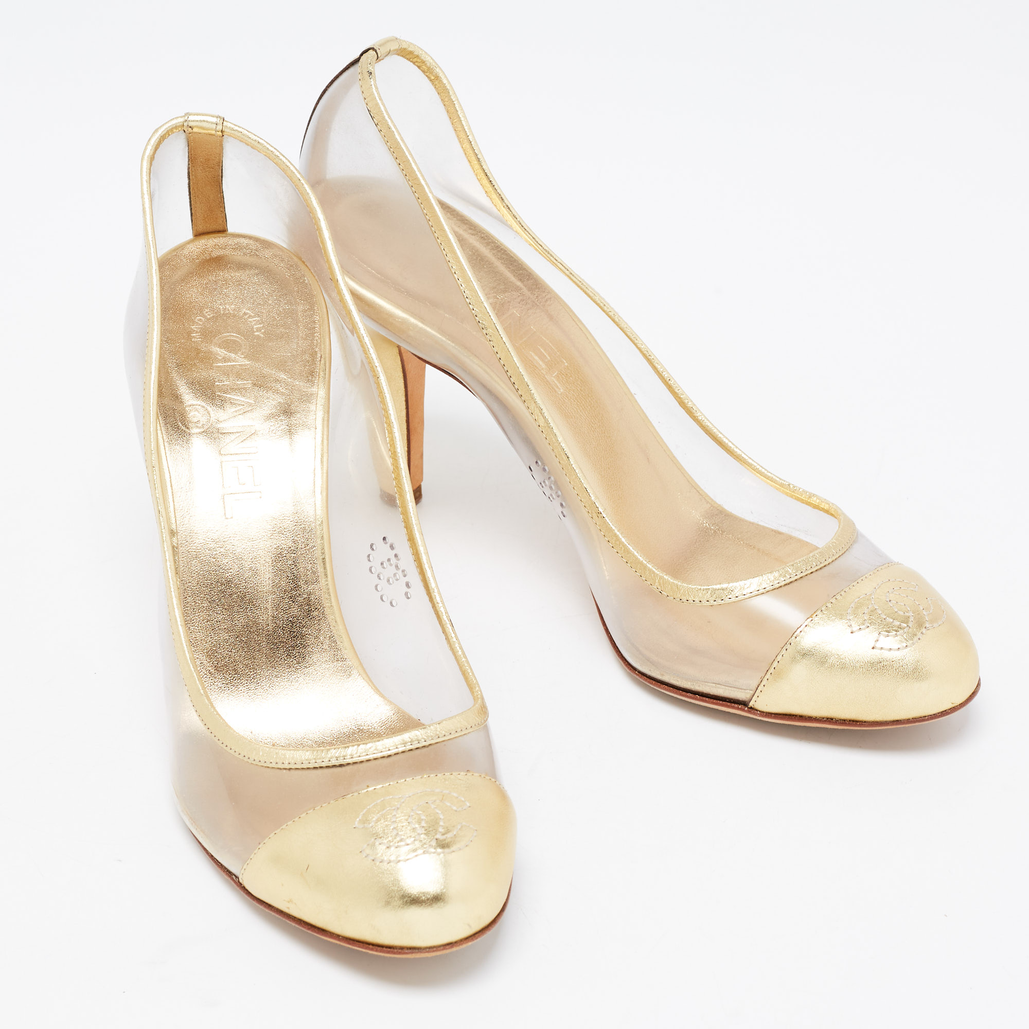 Chanel Gold Leather And PVC CC Pumps Size 37.5