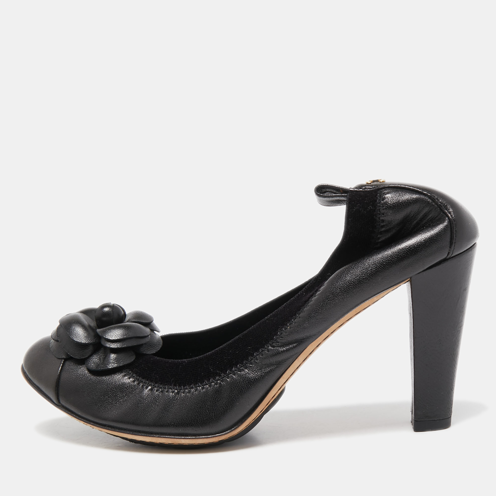 Chanel Black Leather Camelia CC Cap Toe Srunch Pumps Size 38.5