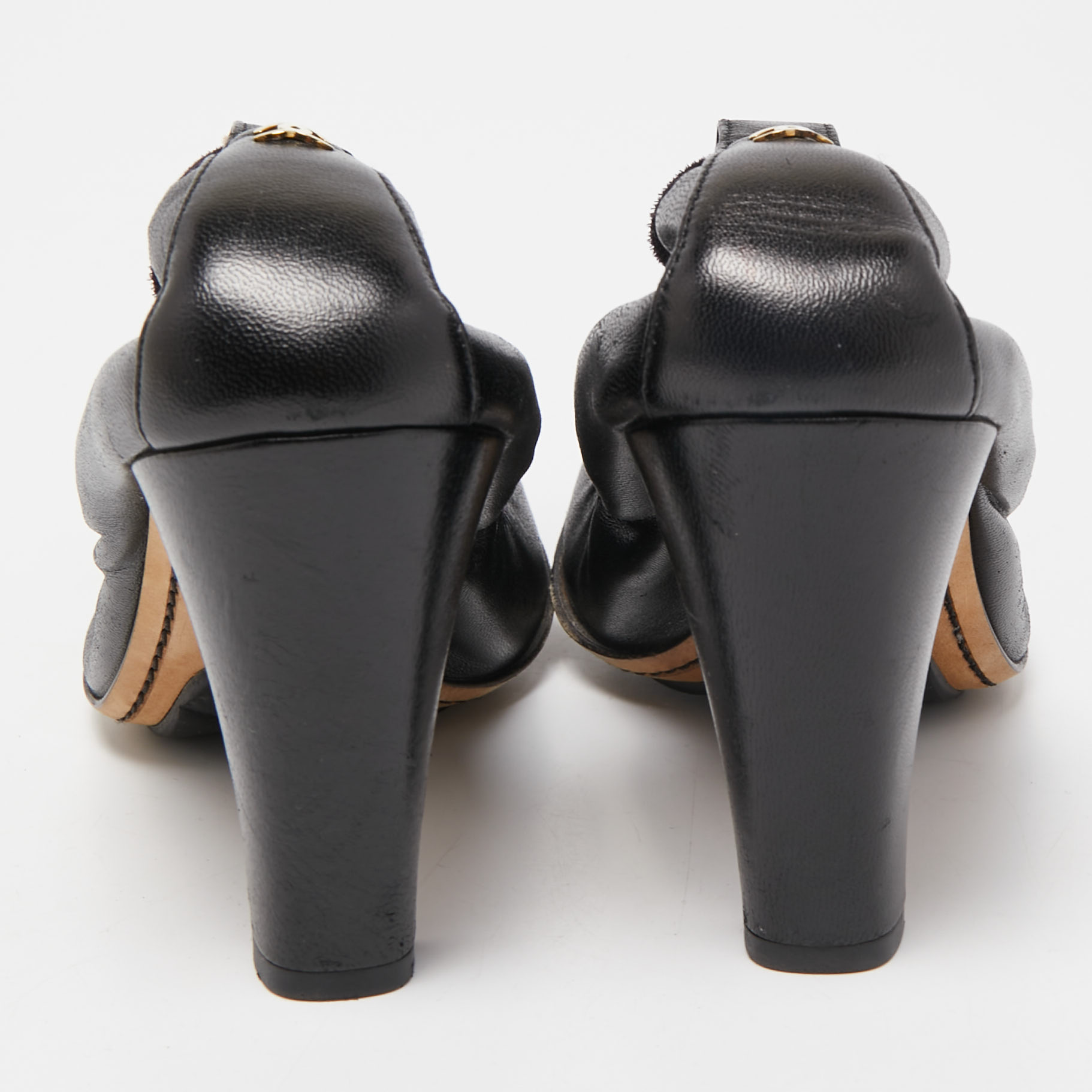 Chanel Black Leather Camelia CC Cap Toe Srunch Pumps Size 38.5