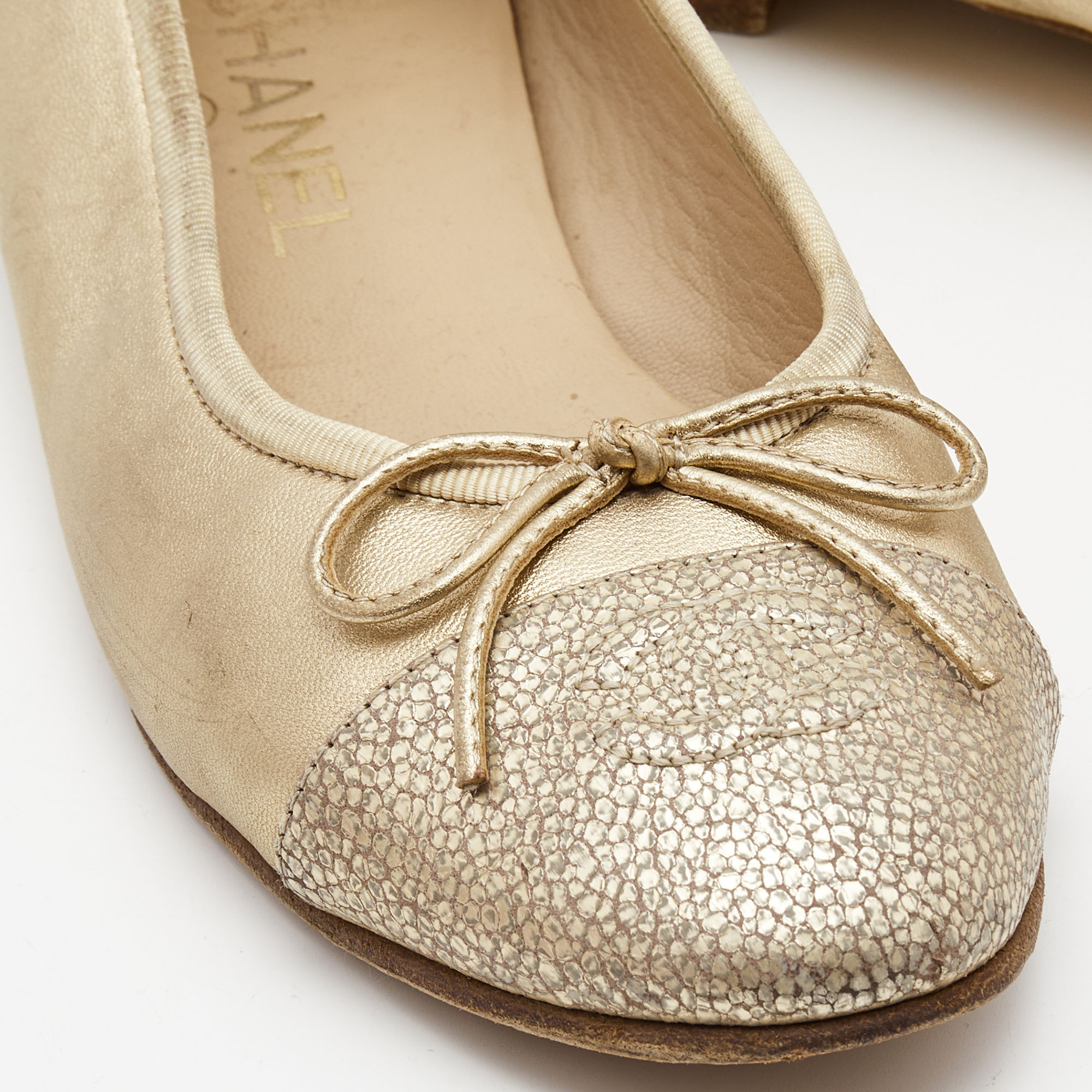 Chanel Gold Leather And Textured CC Cap Toe Bow Ballet Flats Size 37.5