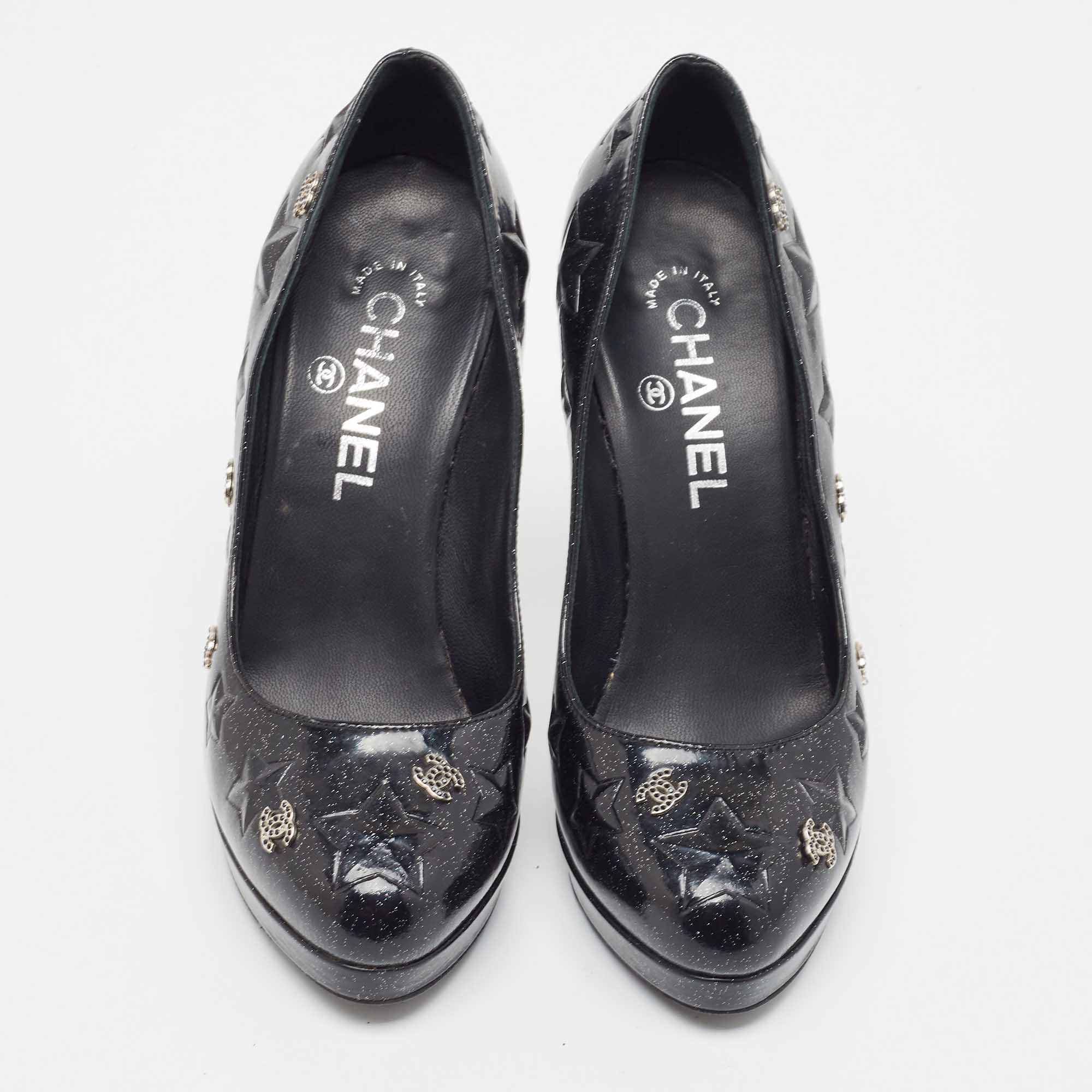 Chanel Black Glitter Star Embossed Patent Leather CC Embellished Platform Pumps Size 37