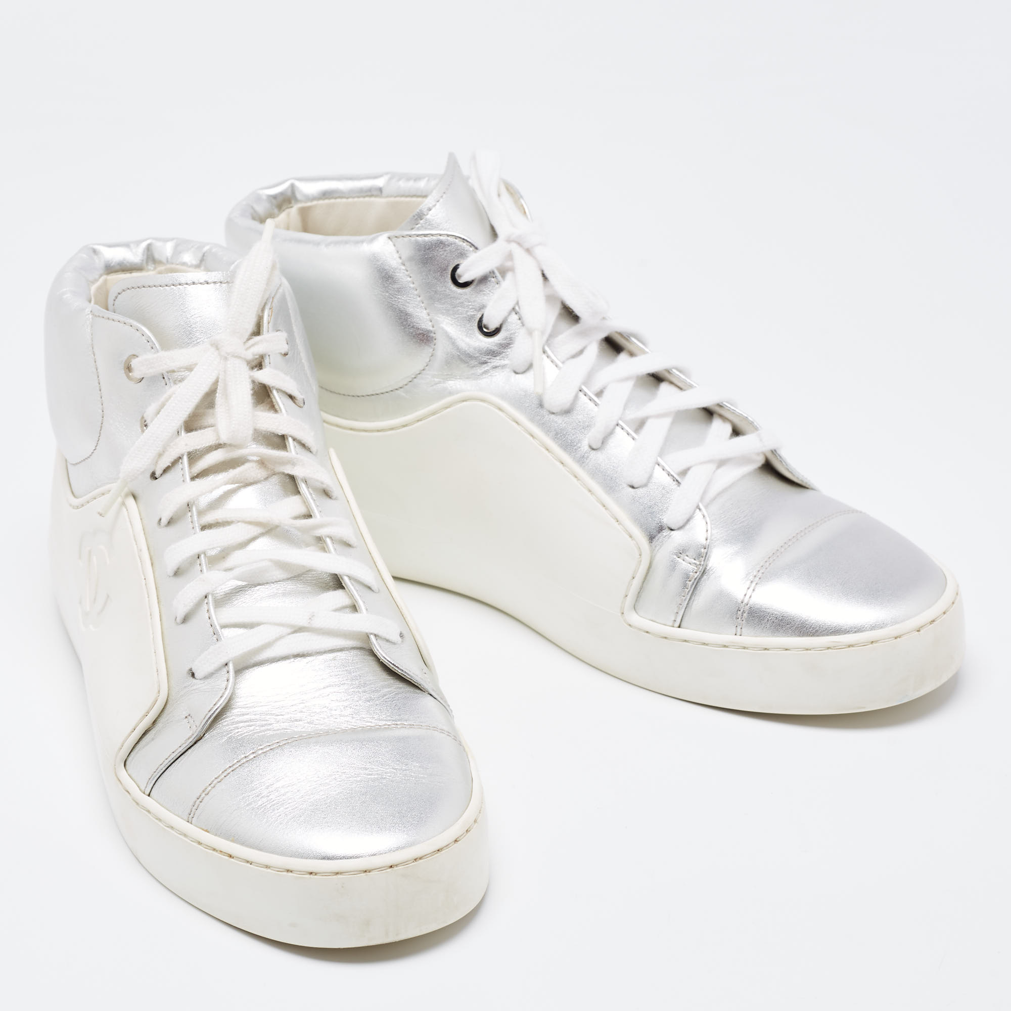 Chanel Metallic Silver/White Leather And Rubber Lace Up High Top Sneakers Size 39.5