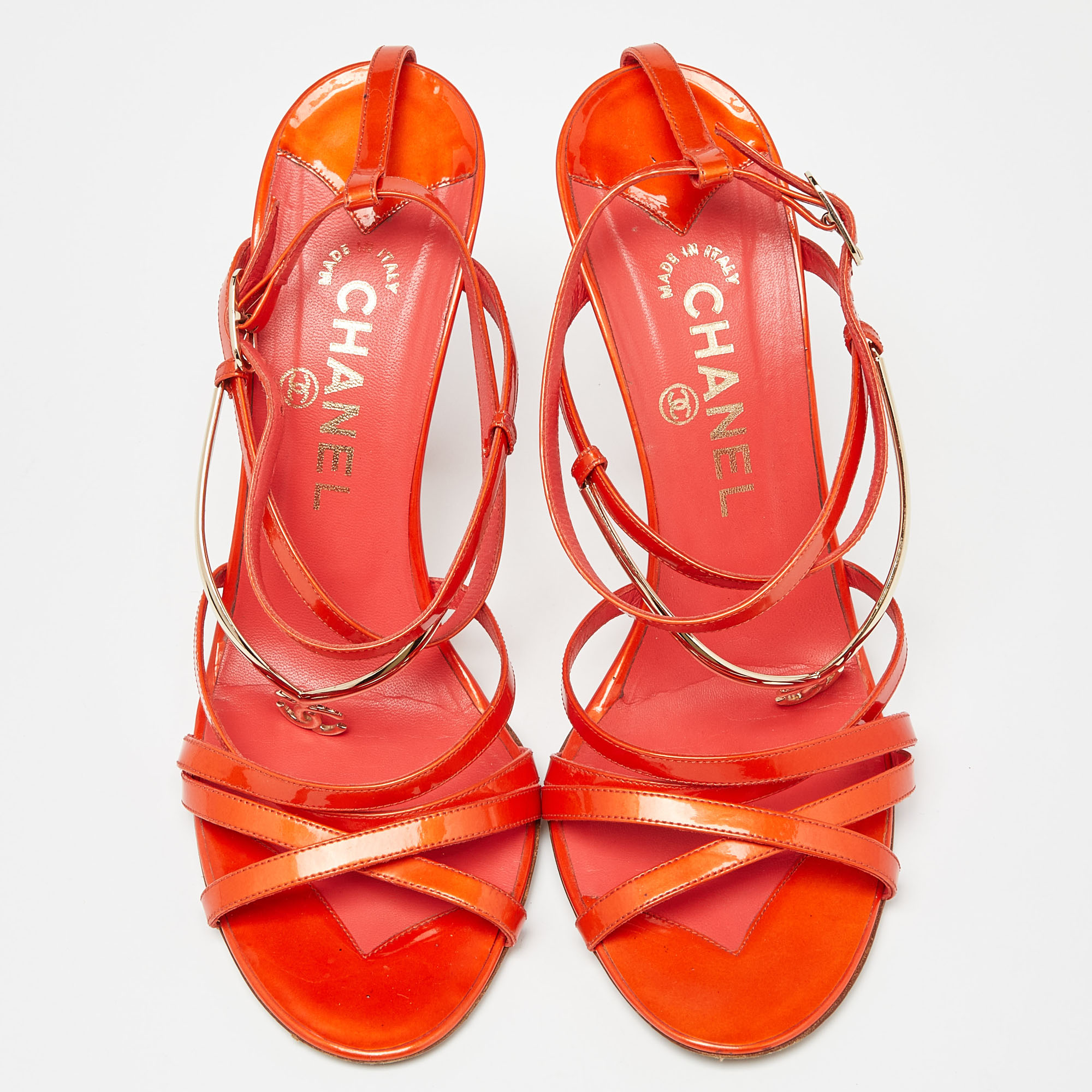 Chanel Coral Orange Patent Leather And Gold Metal Logo Strappy Slides Size 40