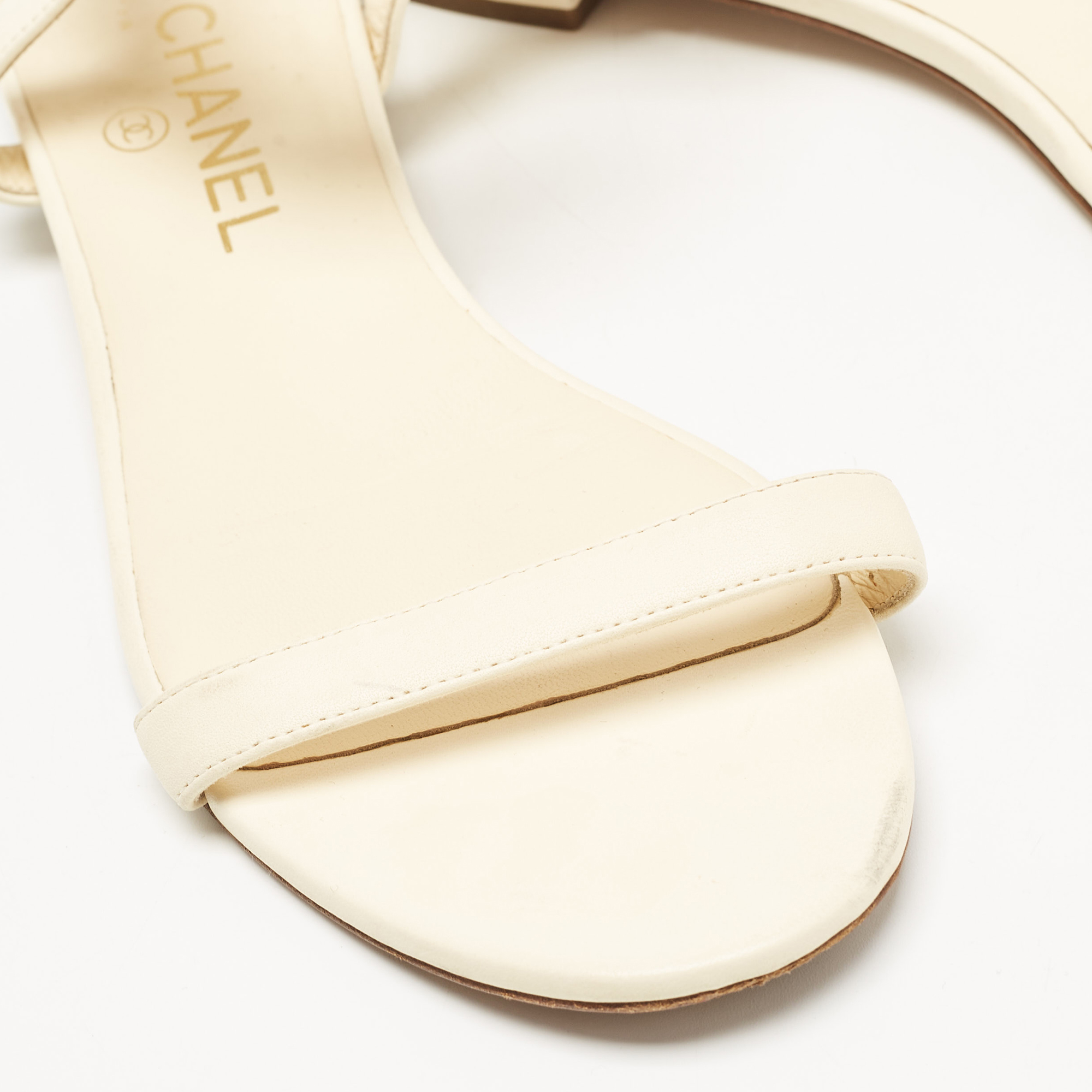 Chanel Cream Leather Camellia Flat Slides Size 38.5