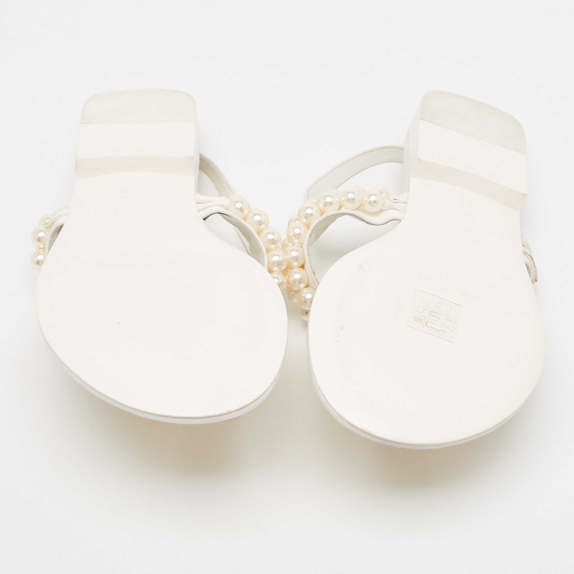 Chanel White Canvas Interlocking CC Thong Sandals Size 39
