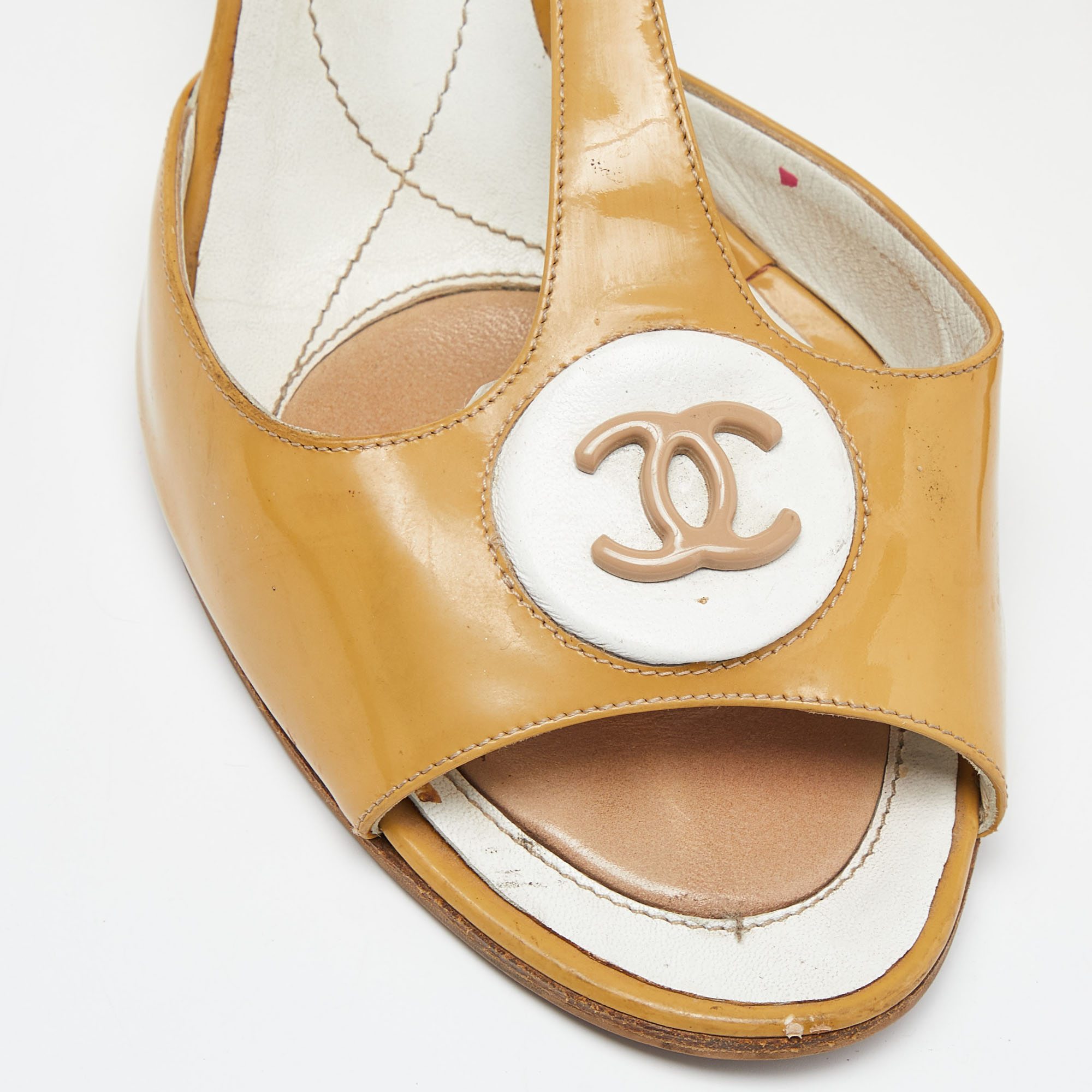 Chanel Beige/White Patent And Leather CC T-Bar Ankle Strap Sandals Size 39