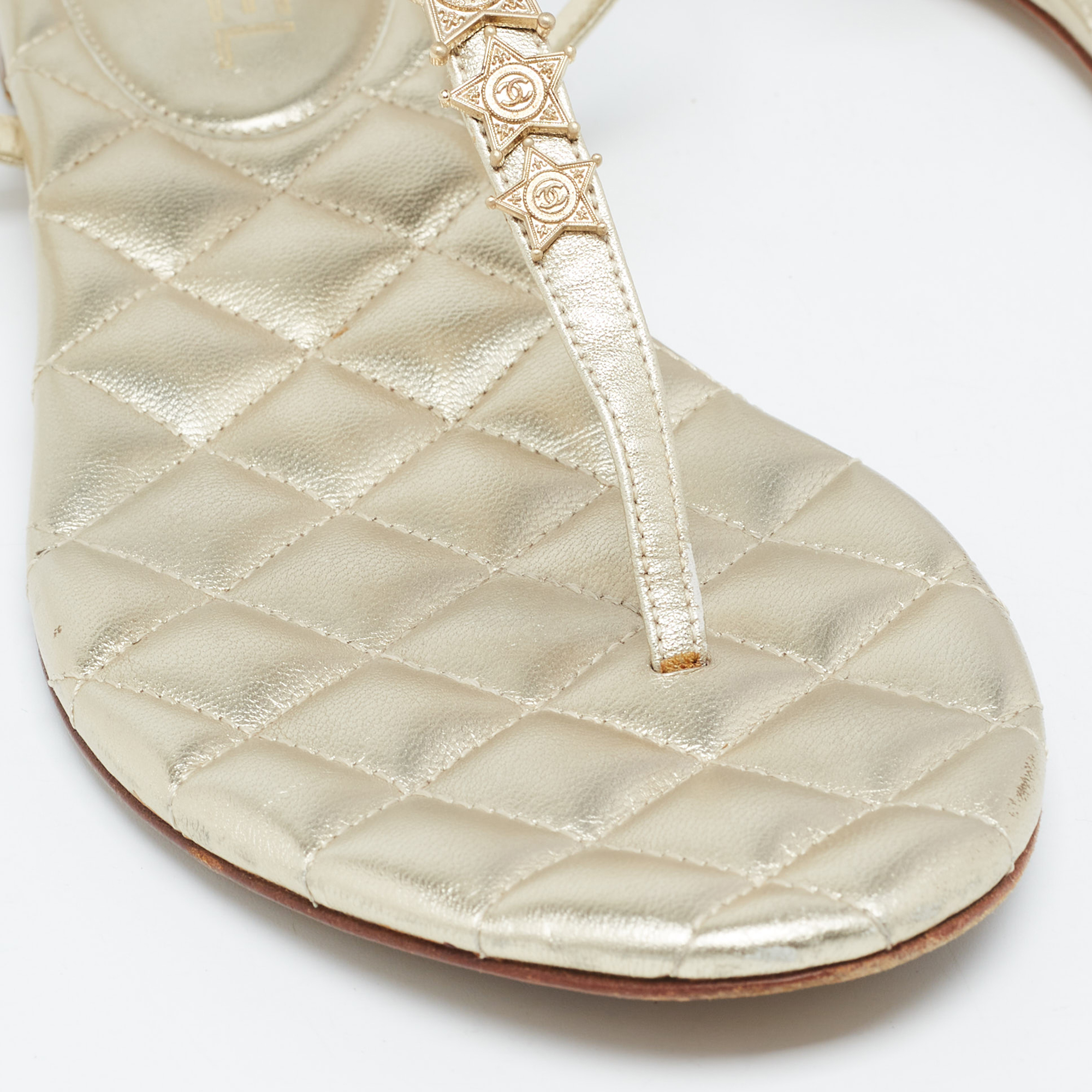 Chanel Gold Leather CC Star Embellished Thong Flat Sandals Size 40