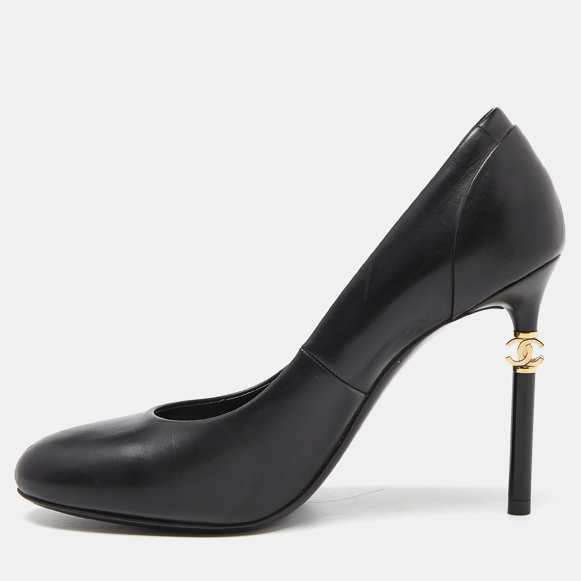 Chanel black leather pointed toe pumps size 38.5